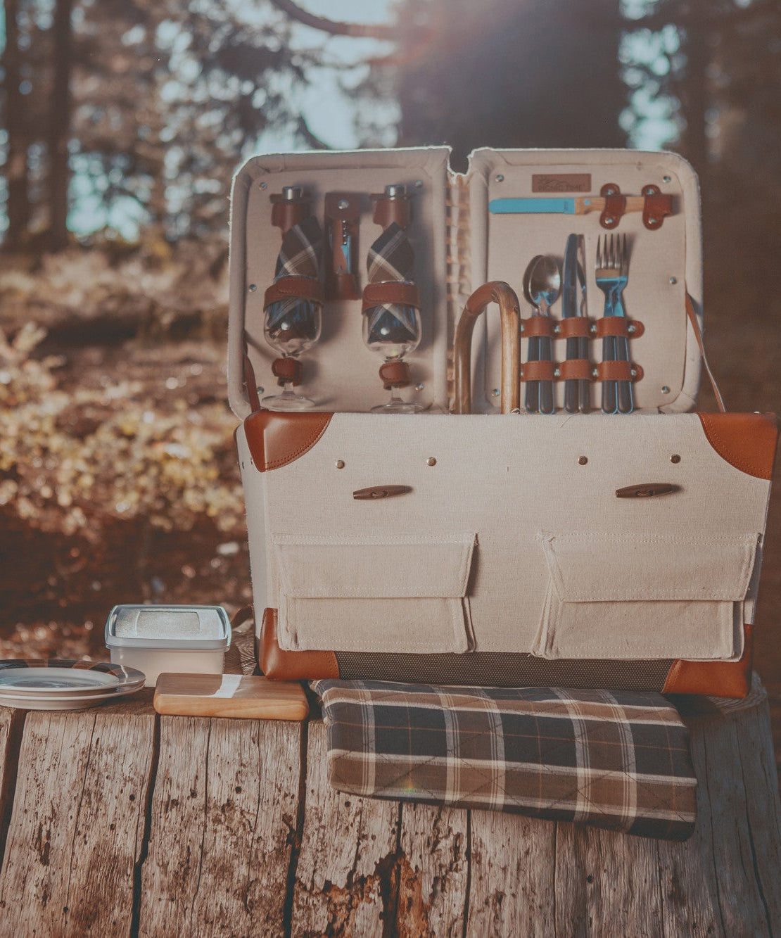 Pioneer Picnic Basket
