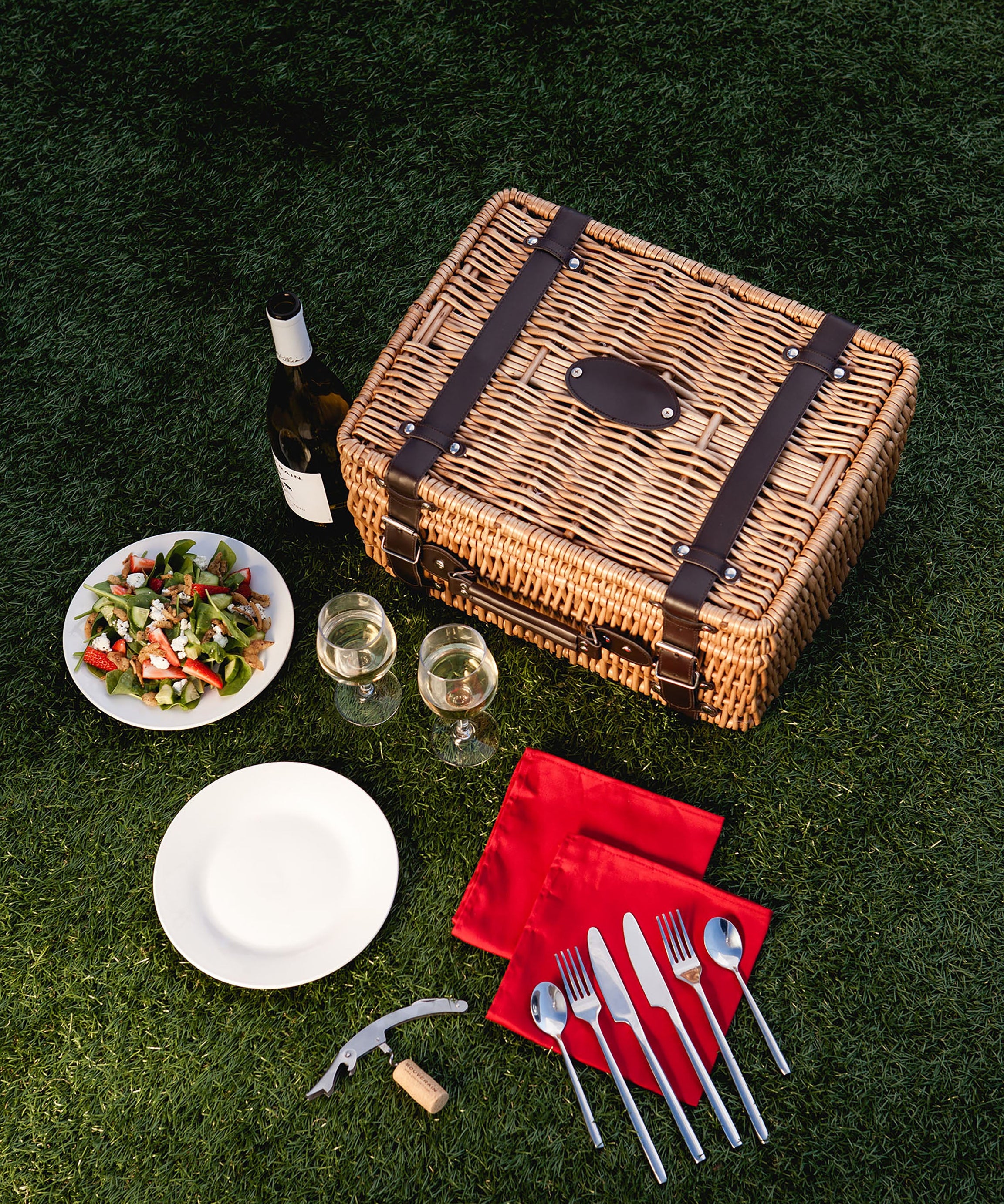 Champion Picnic Basket