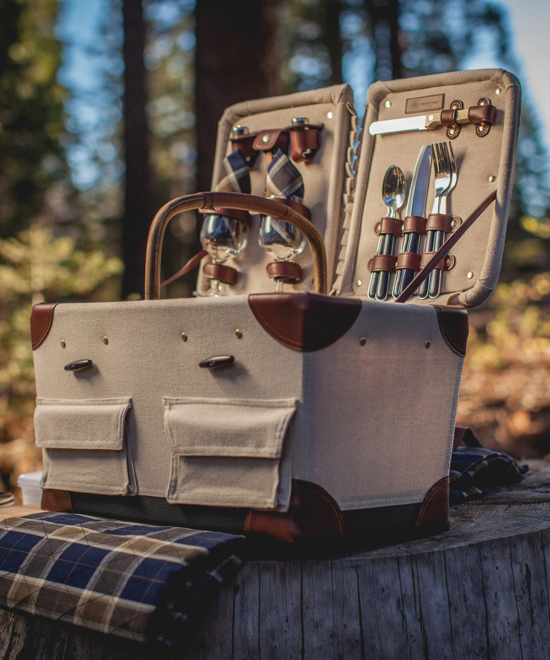 Pioneer Picnic Basket