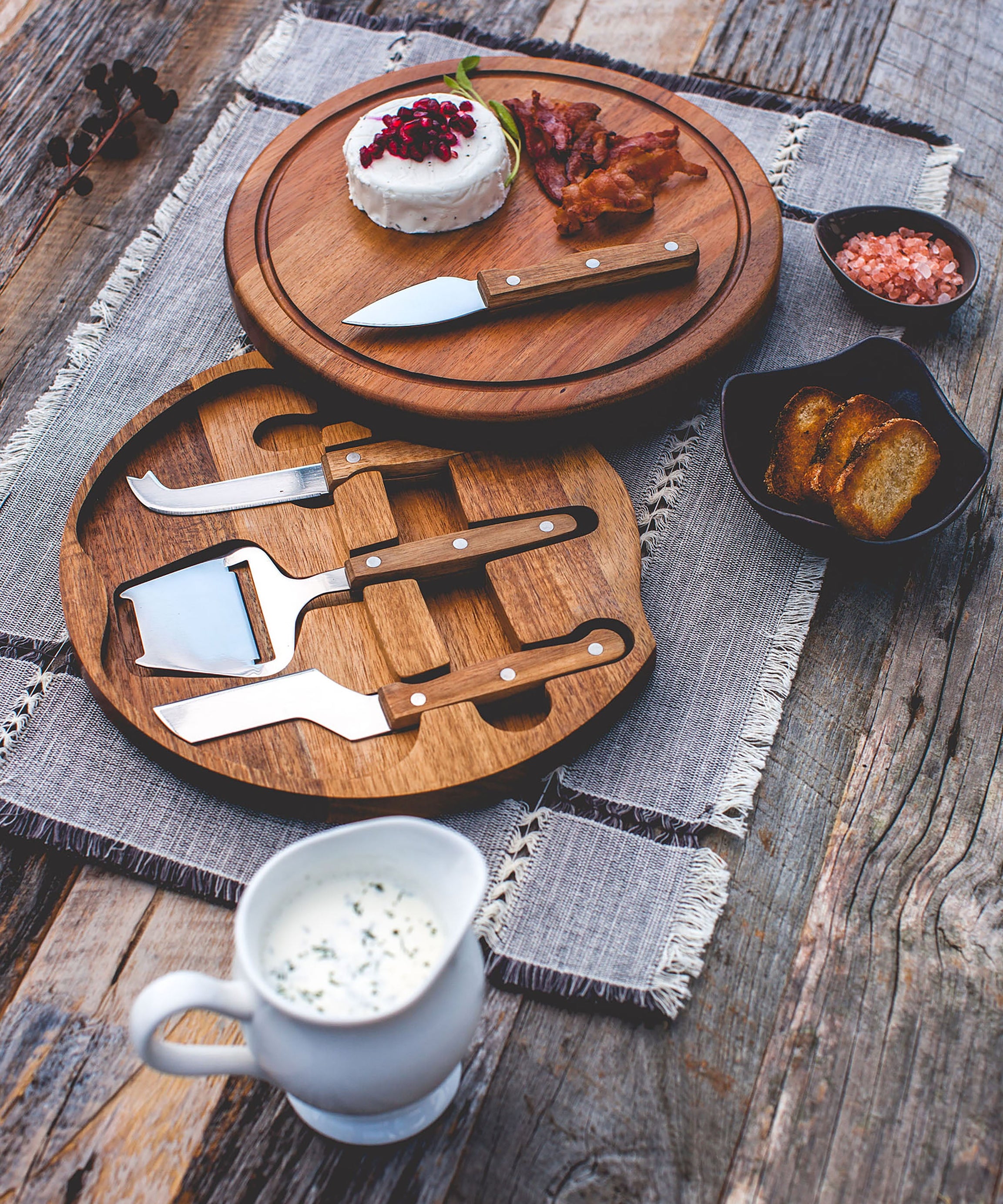 Acacia Circo Cheese Cutting Board & Tools Set