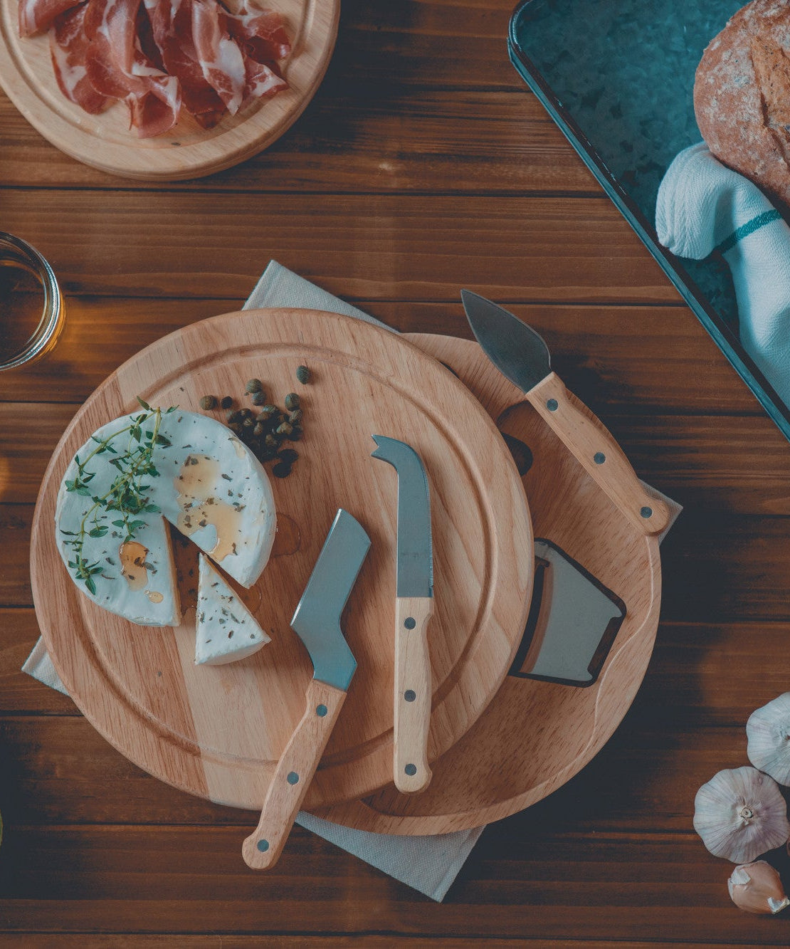 Circo Cheese Cutting Board & Tools Set