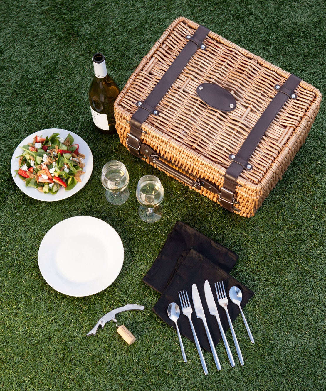 Champion Picnic Basket