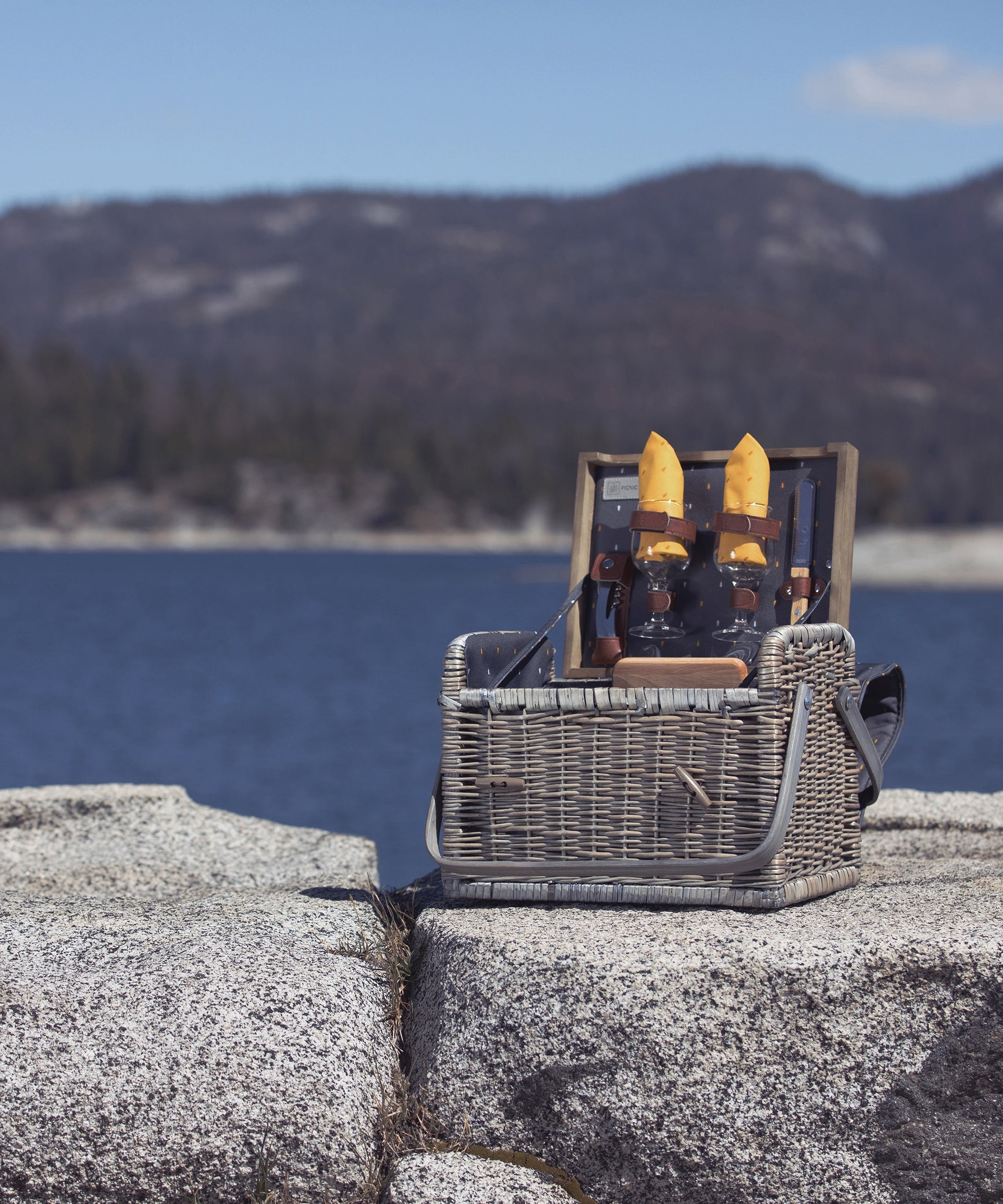 Kabrio Wine & Cheese Picnic Basket