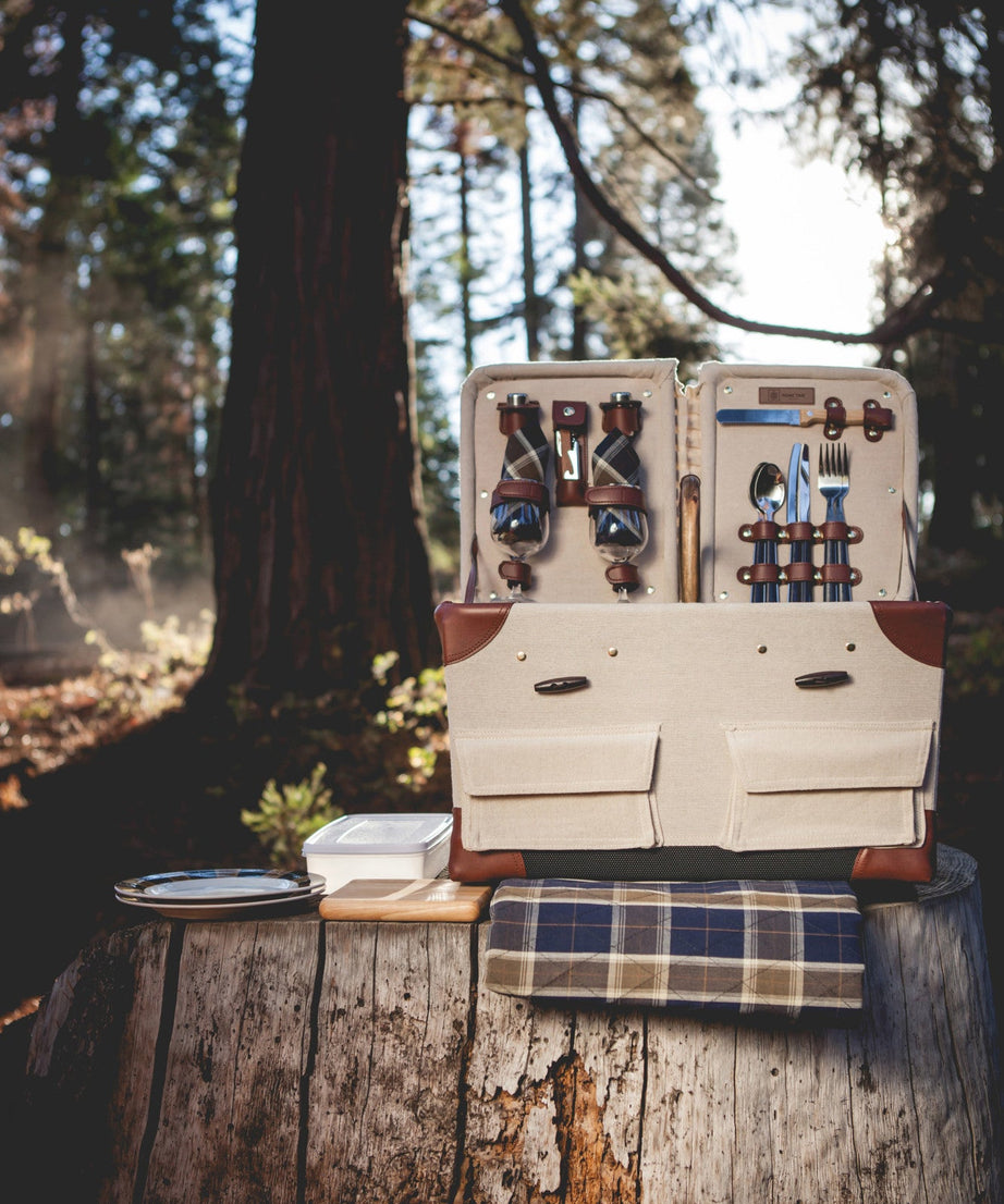 Pioneer Picnic Basket