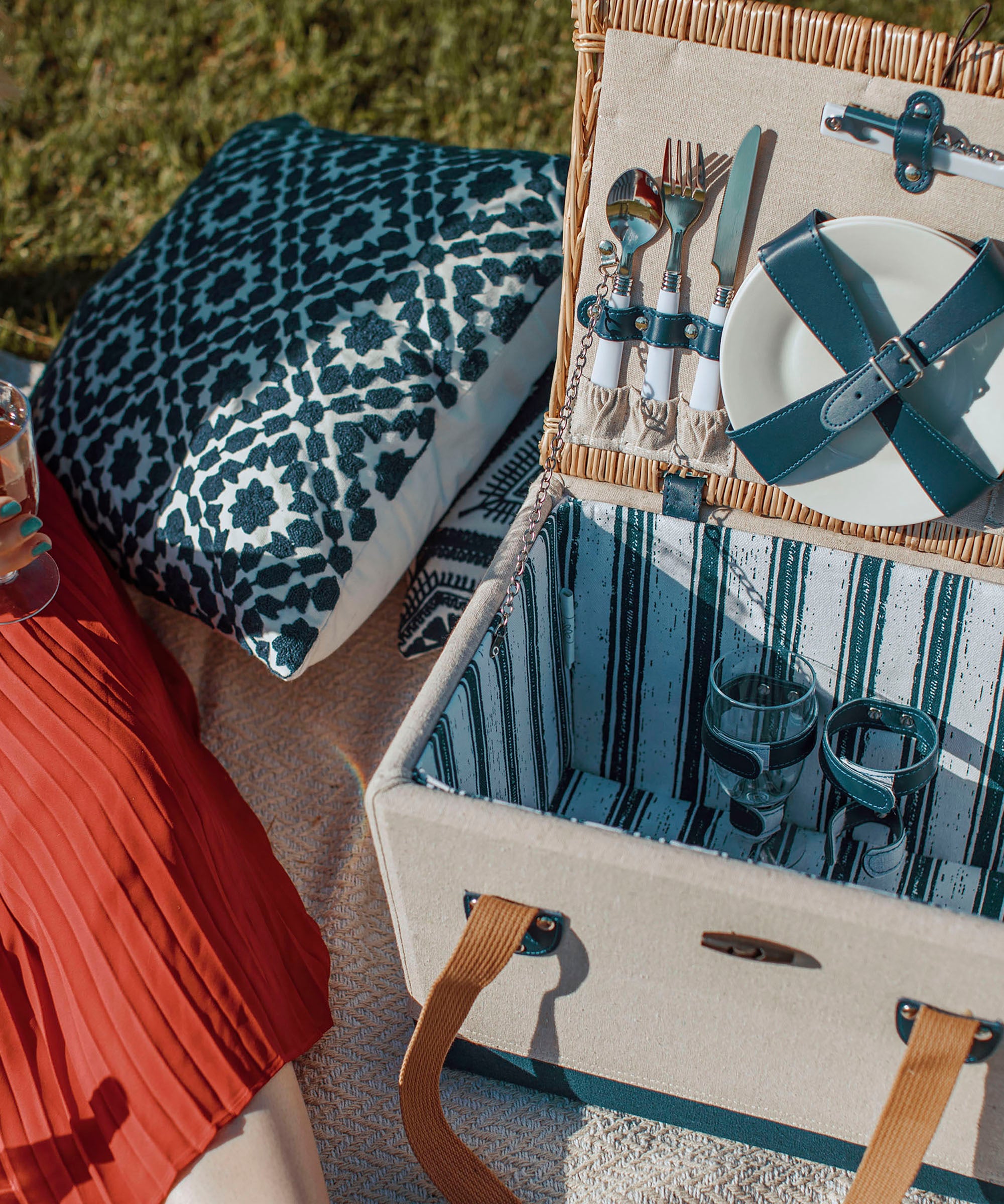 Boardwalk Picnic Basket for 2