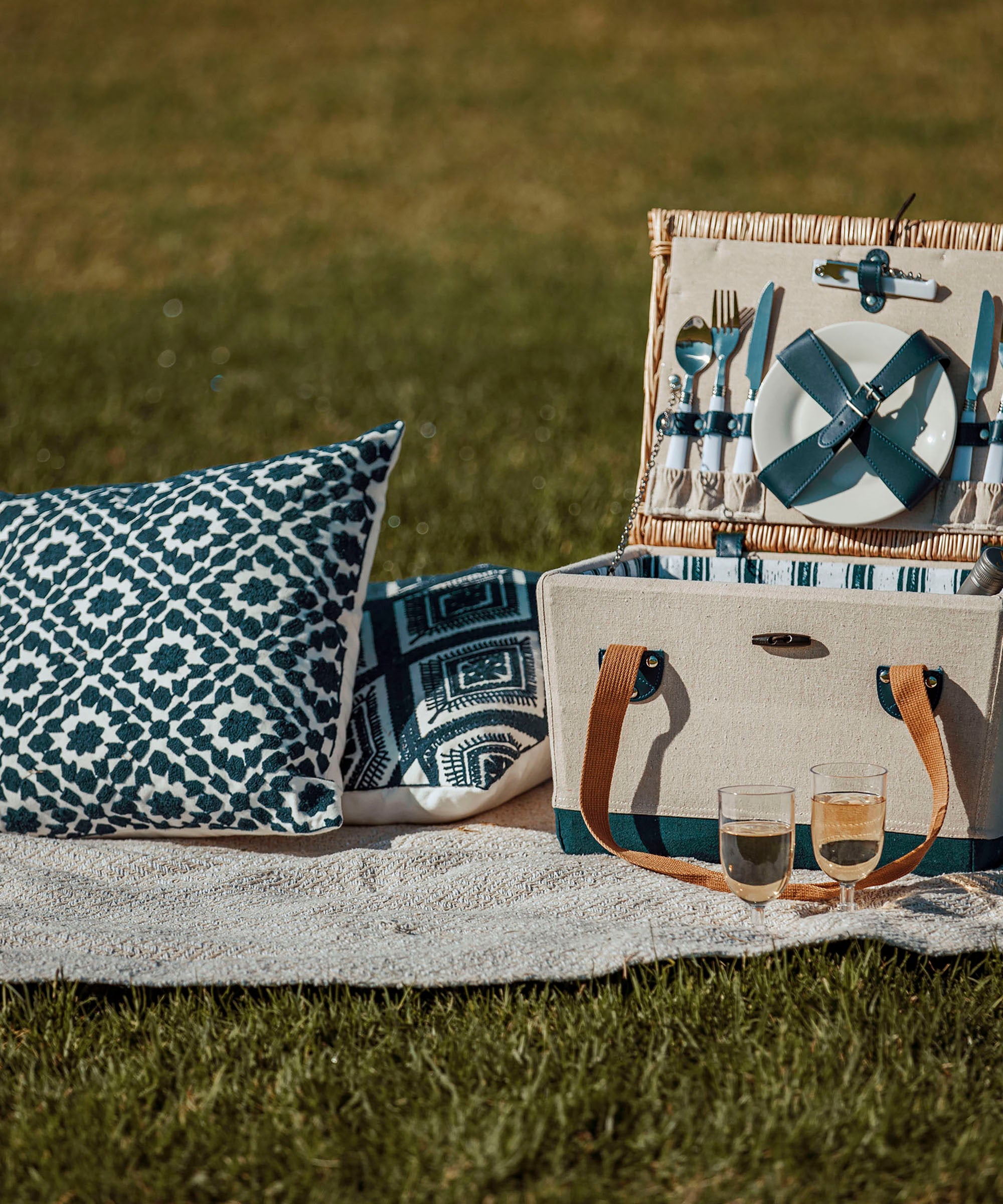 Boardwalk Picnic Basket for 2