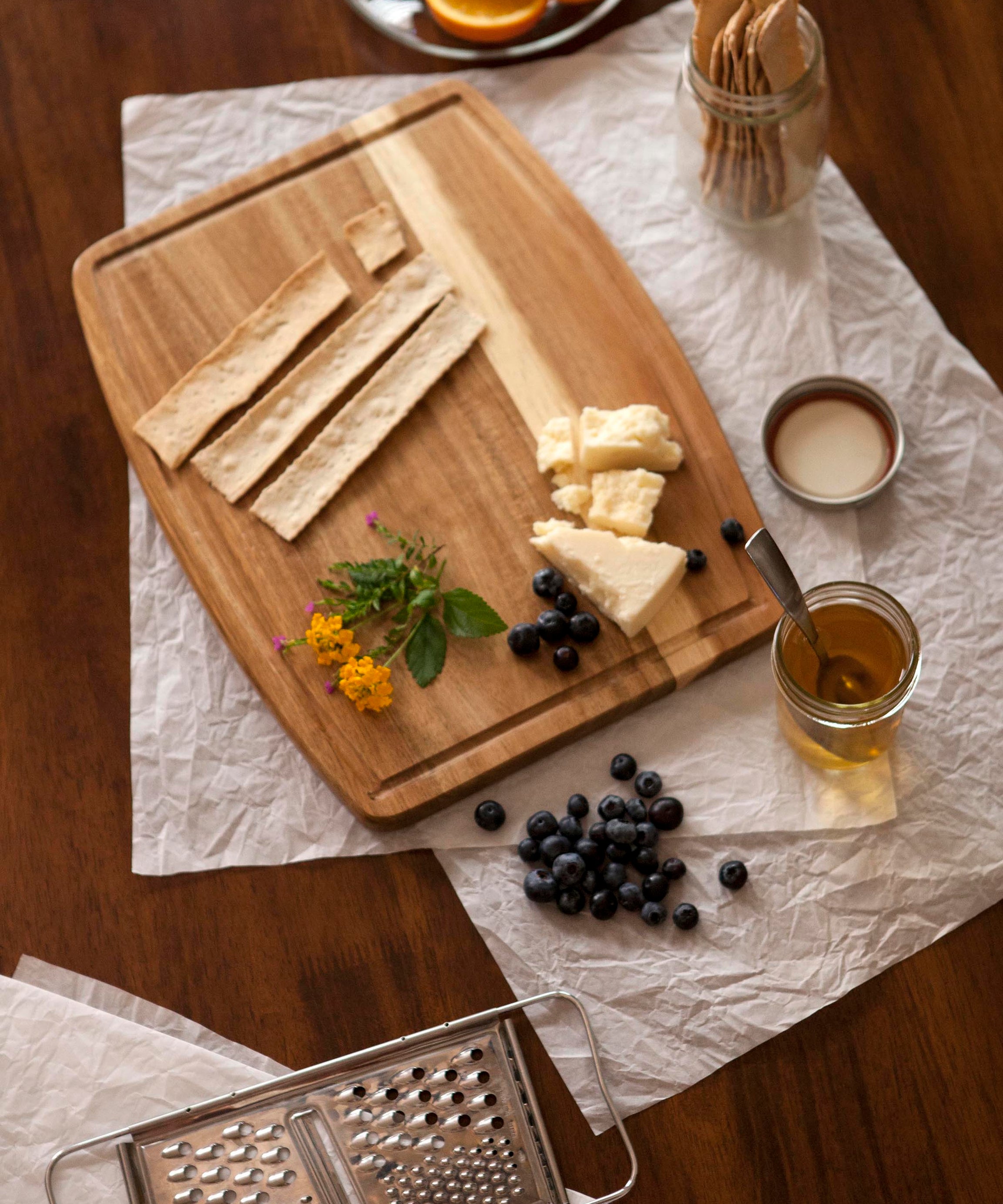 Ovale Acacia Cutting Board