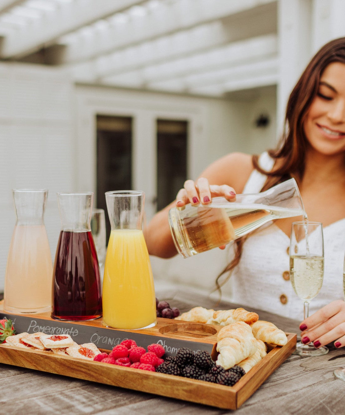 Cava Wine Tasting Kit with 4 Glass Carafes