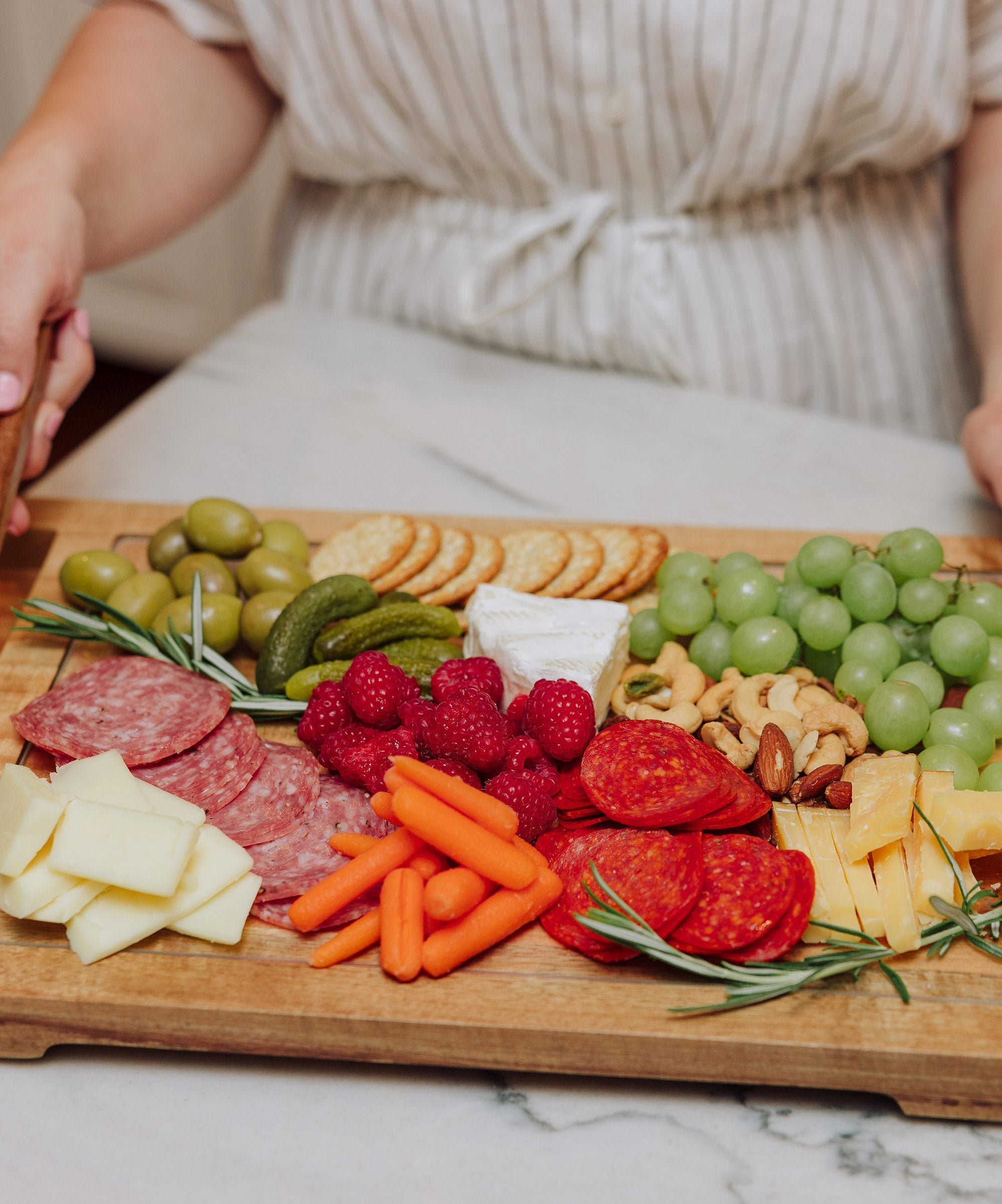 Ventana - Tempered Glass and Acacia Cheese Board and Knife Set