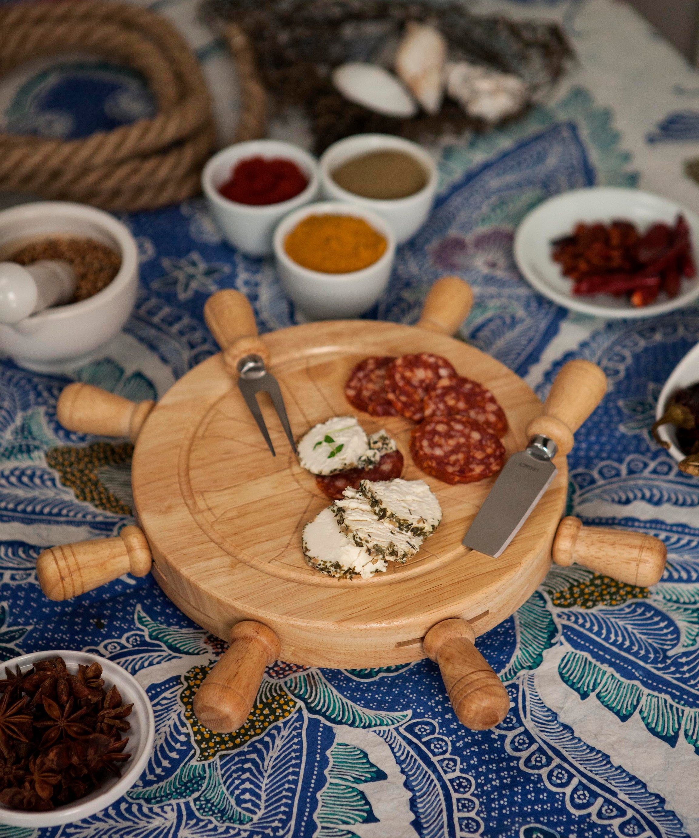 Mariner Lazy Susan Cheese Cutting Board & Tools Set