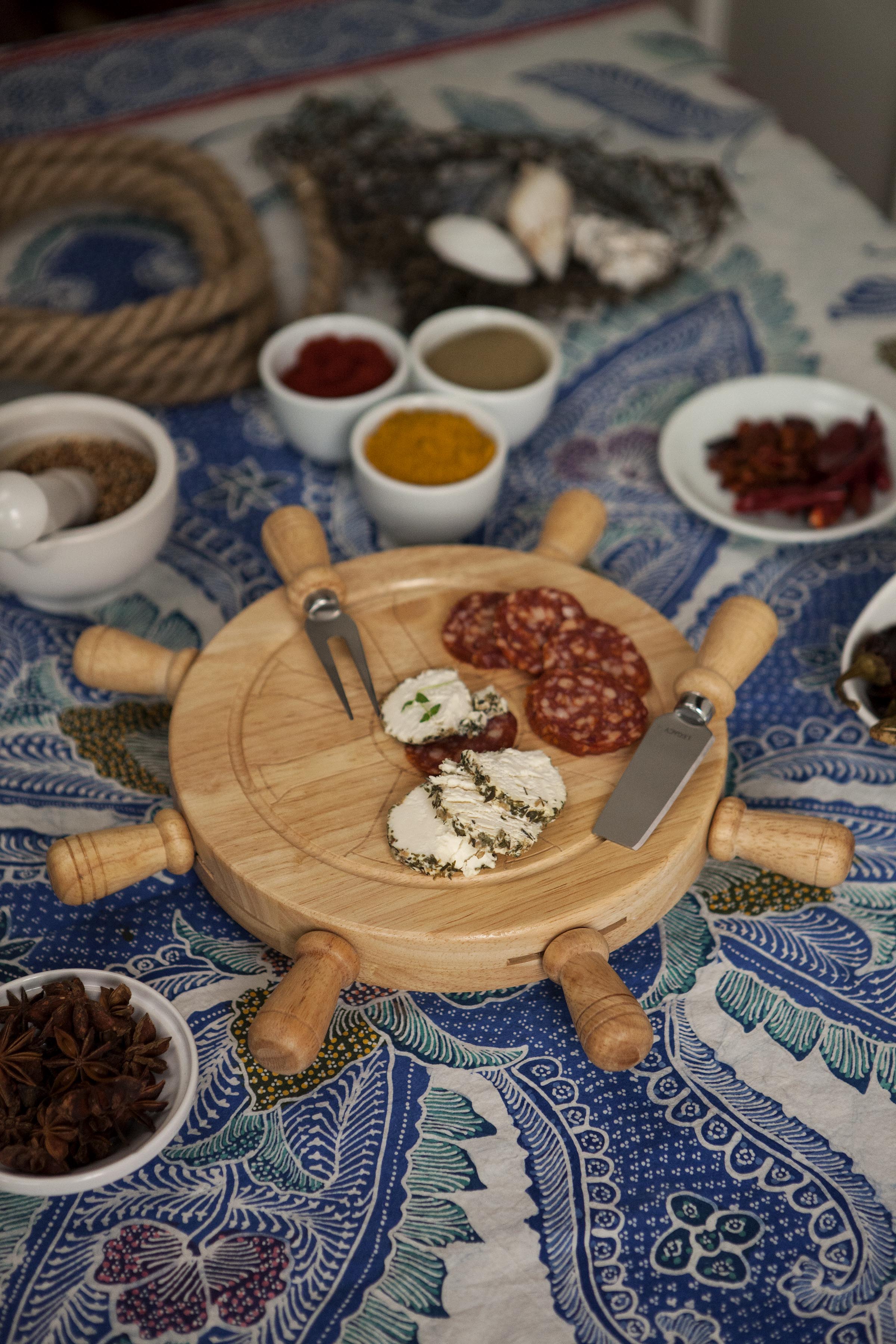 Mariner Lazy Susan Cheese Cutting Board & Tools Set