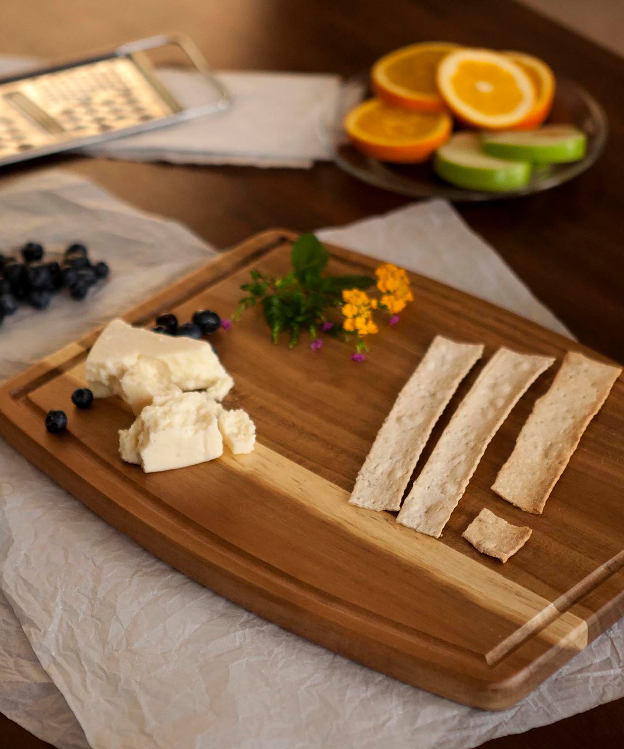 Ovale Acacia Cutting Board