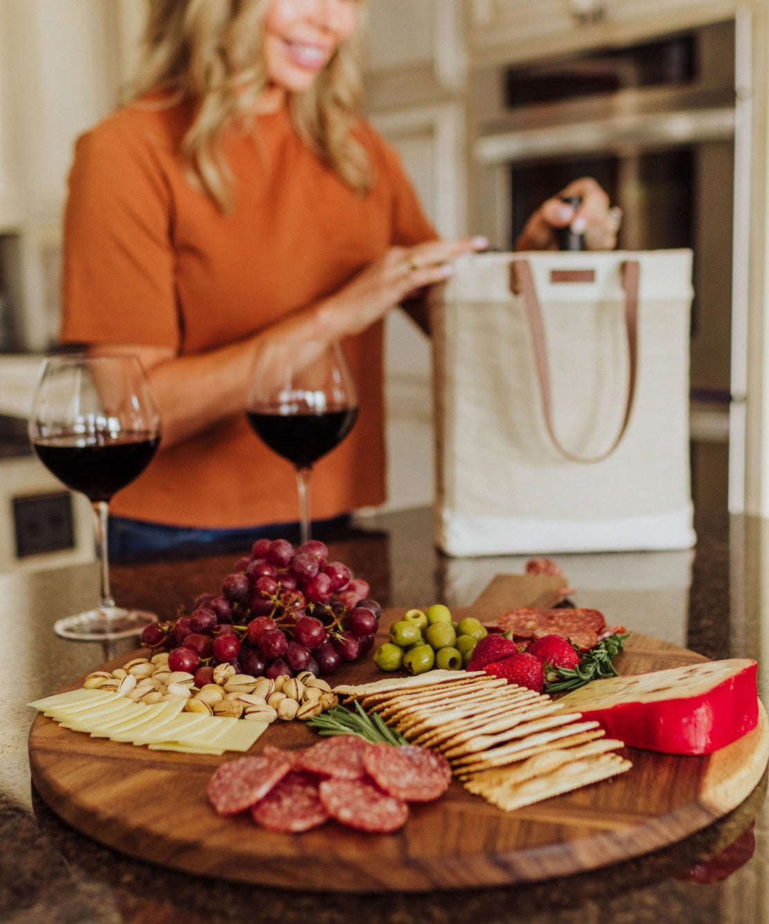 Madera Round Charcuterie Board - 22.5" x 18"