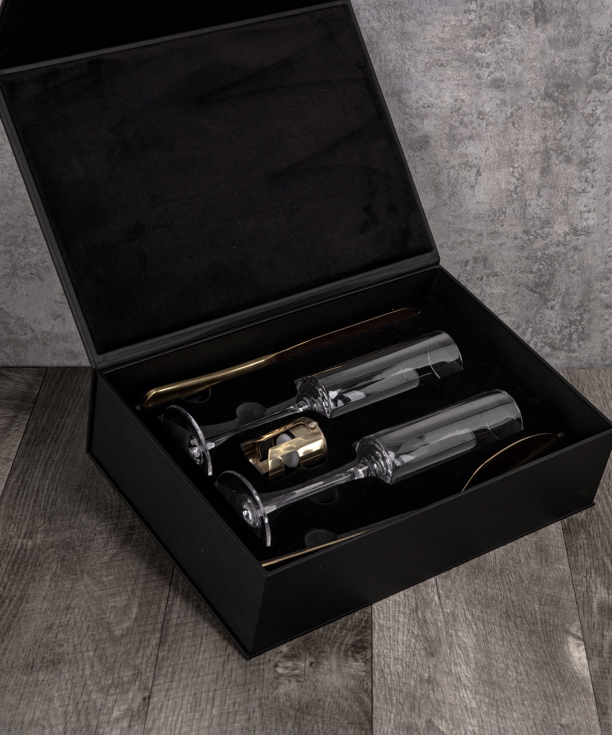 Arbane Champagne Glass Set with Cake Knife