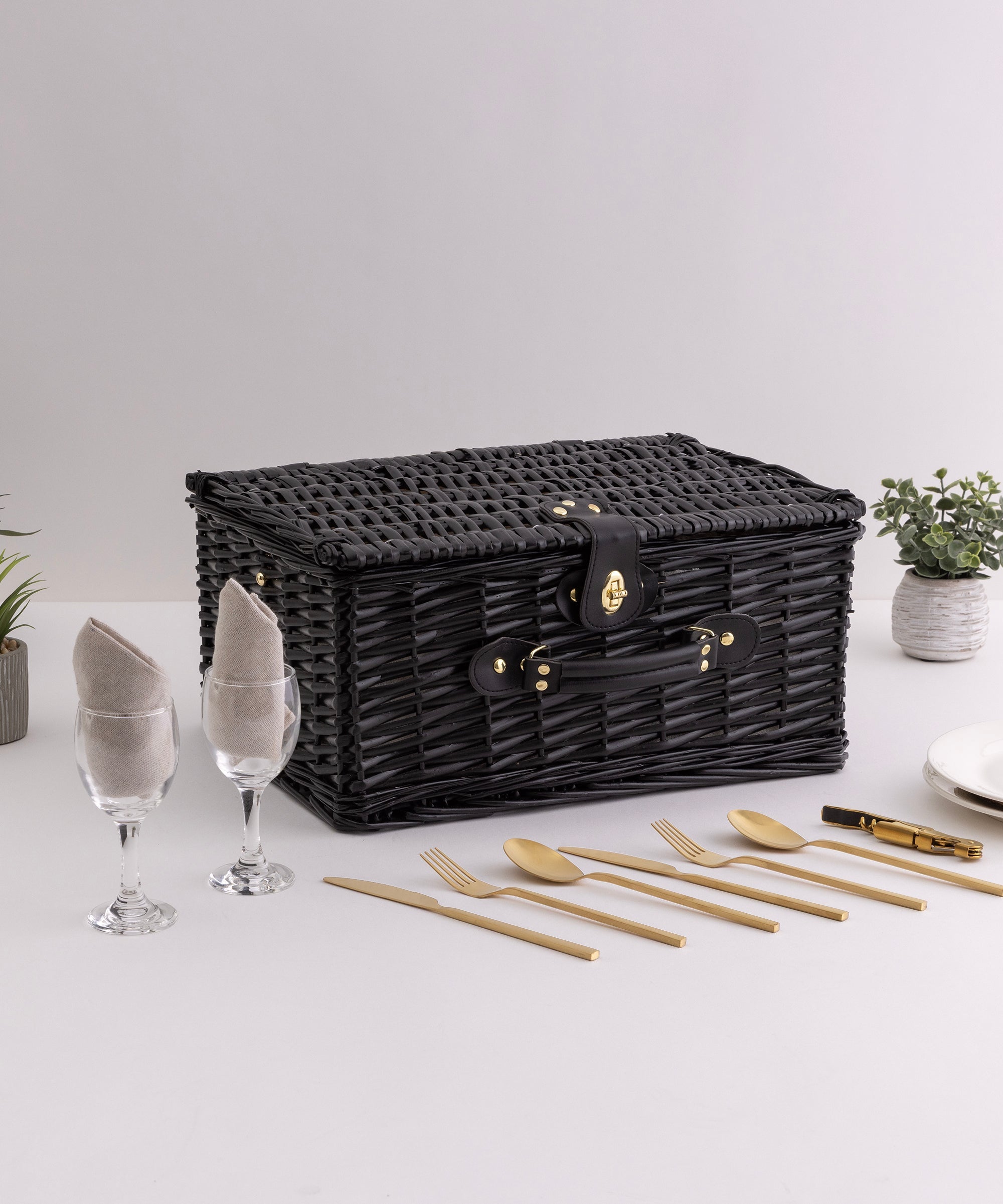 Classic Picnic Basket for 2