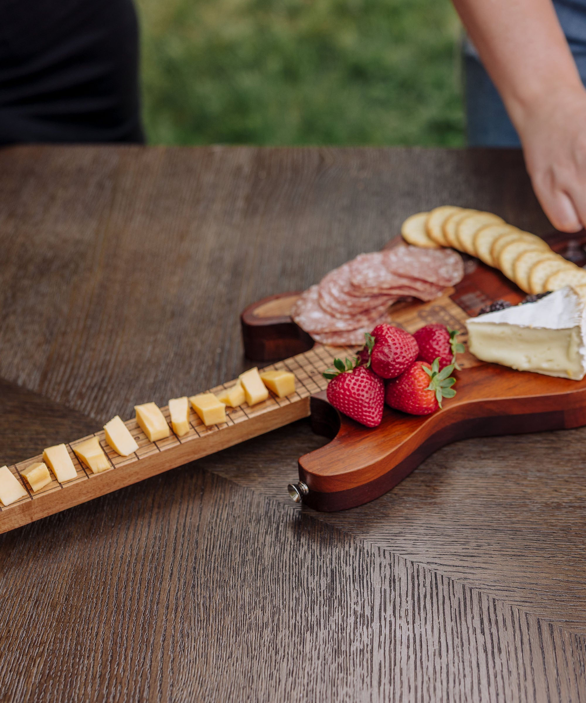 Guitar Legend Cheese Board & Tools Set
