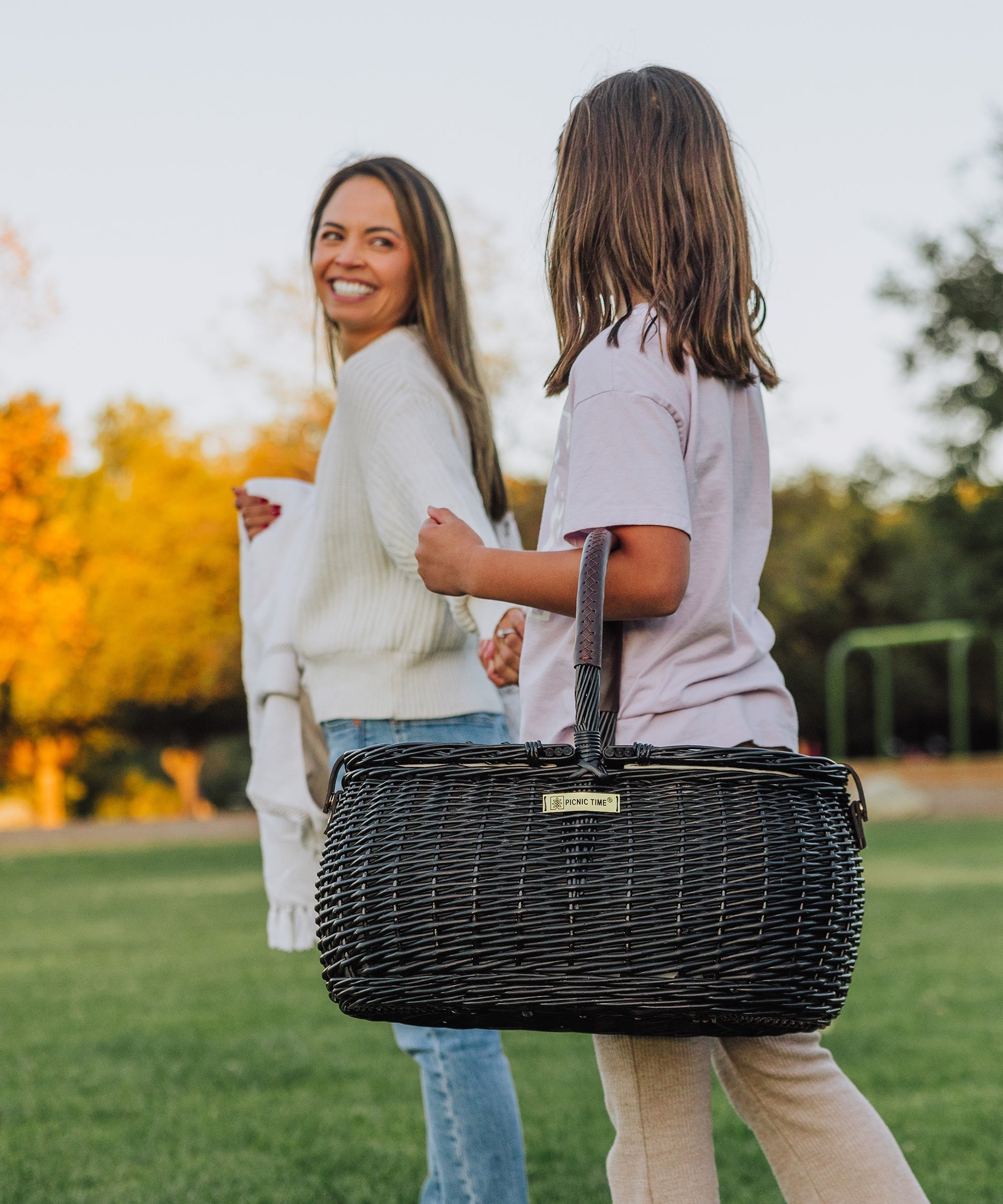 Evening Picnic Basket with Service for Two