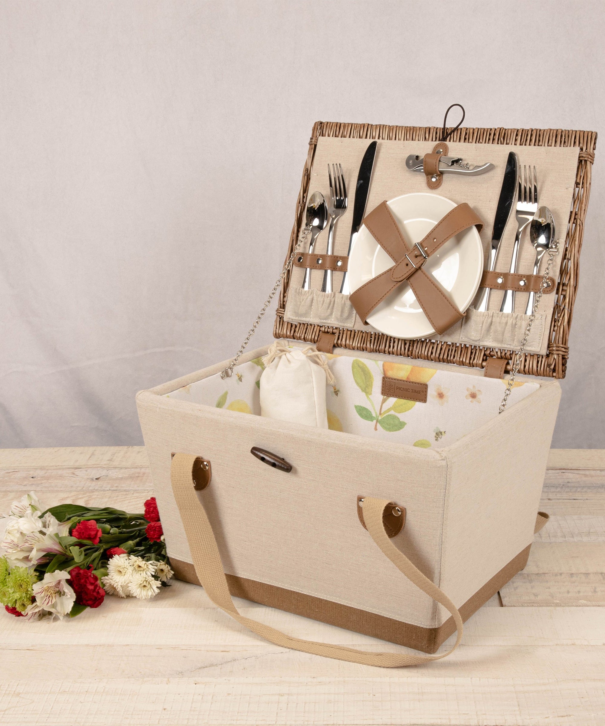 Lemongrove Picnic Basket for 2 - Bees & Lemons