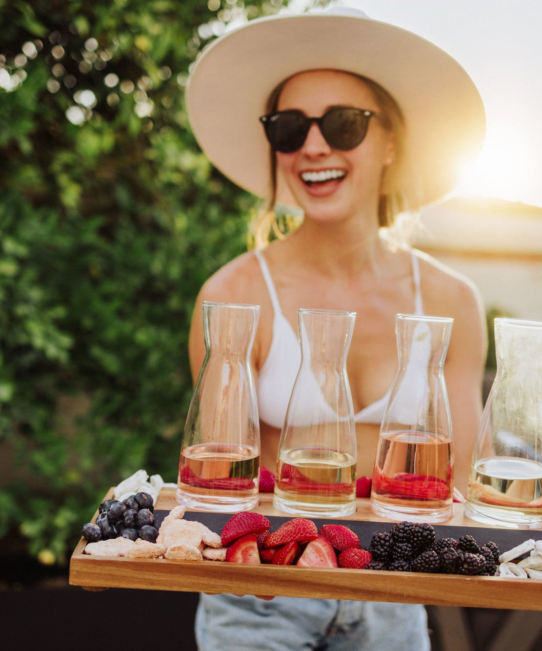 Cava Wine Tasting Kit with 4 Glass Carafes