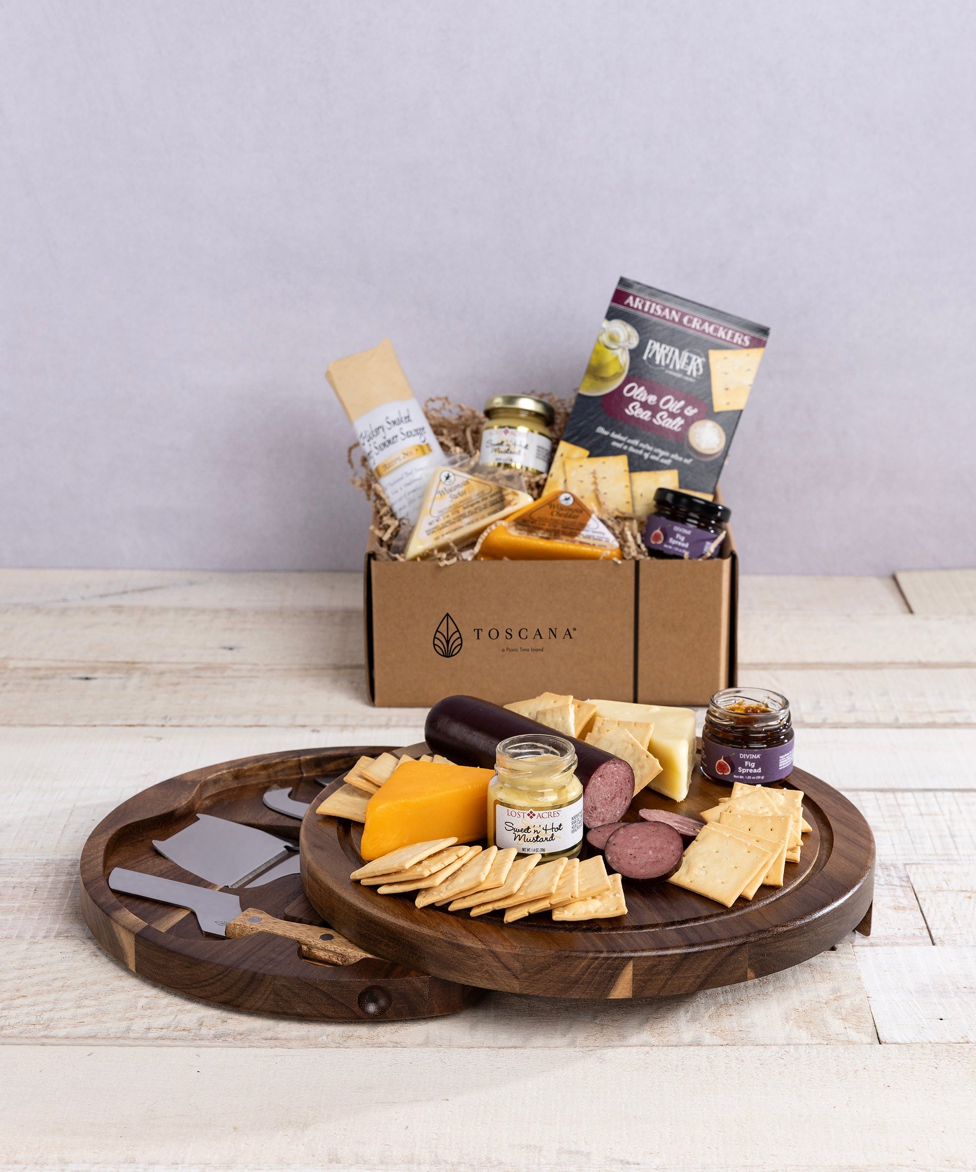 Acacia Circo Cheese Board with Gourmet Gift Pack