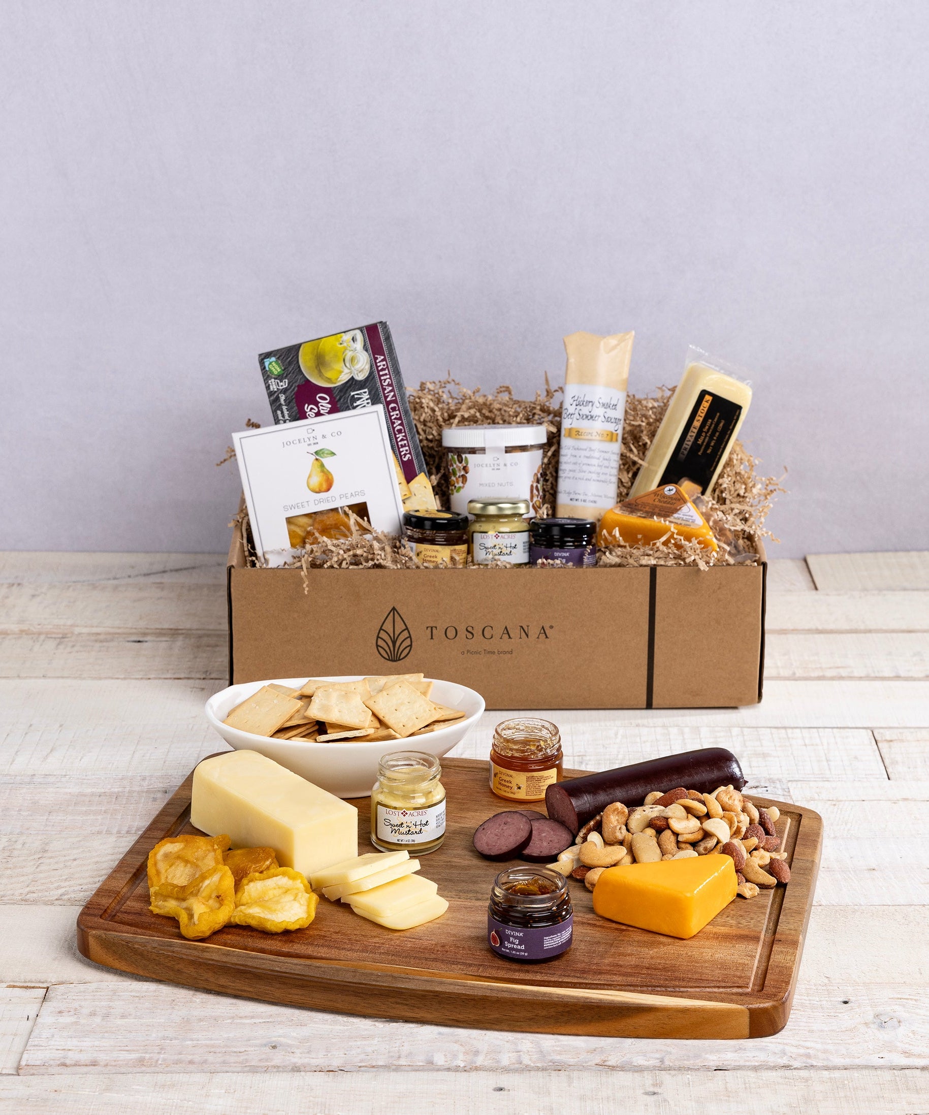 Ovale Cutting Board with Gourmet Gift Pack