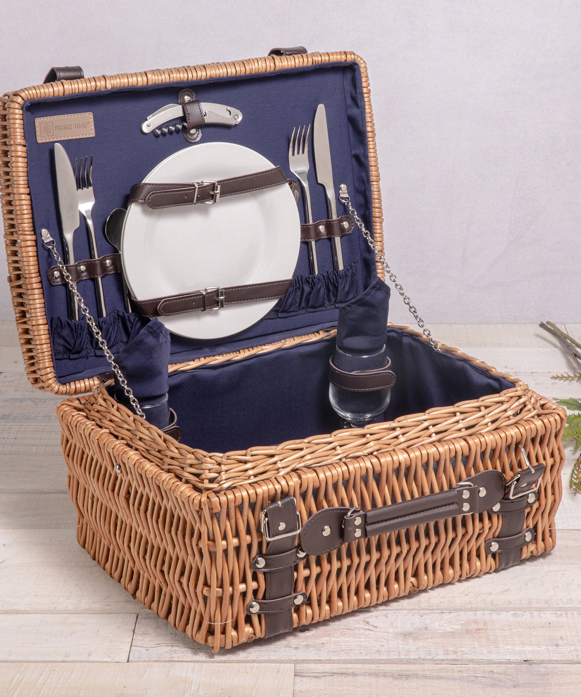 Champion Picnic Basket