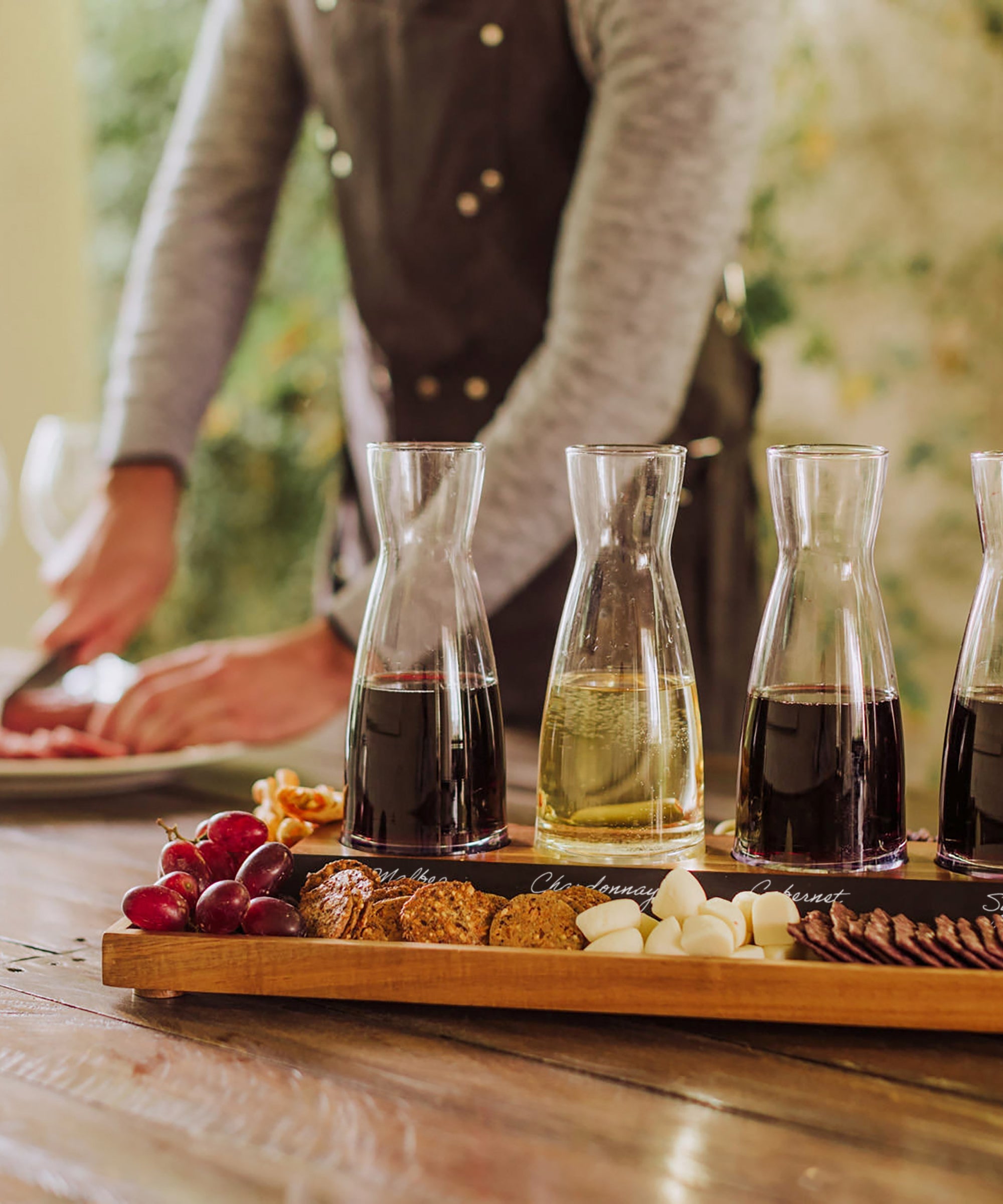 Cava Wine Tasting Kit with 4 Glass Carafes