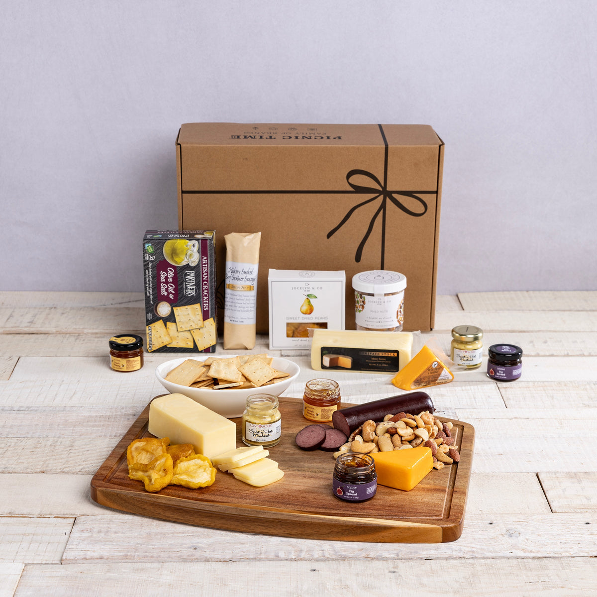 Ovale Cutting Board with Gourmet Gift Pack - Grazingbelles