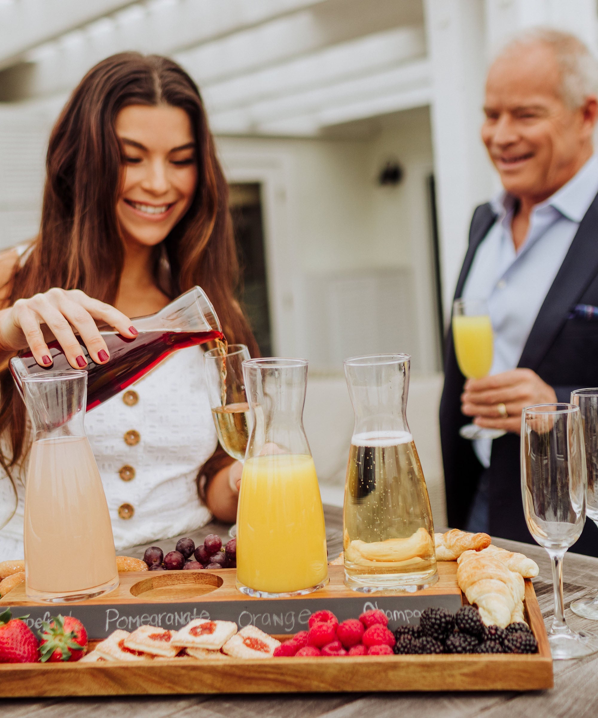Cava Wine Tasting Kit with 4 Glass Carafes