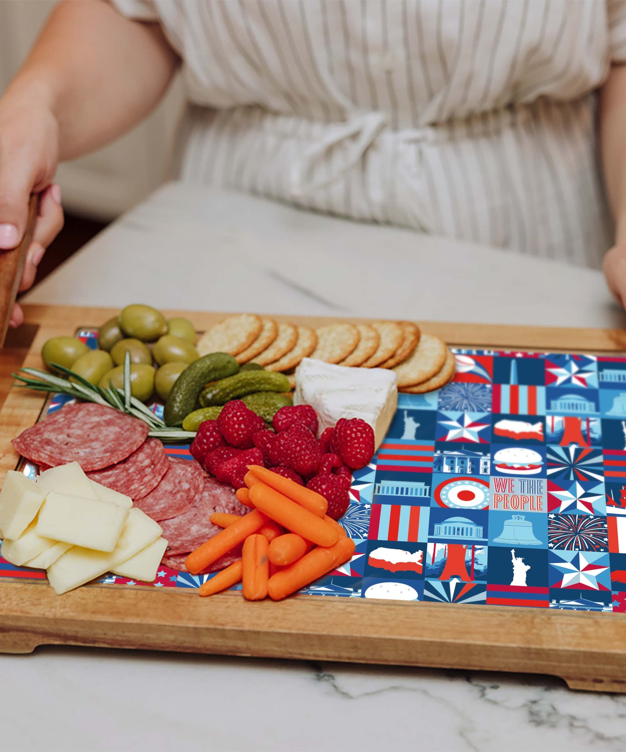 America250 - Ventana Tempered Glass and Acacia Cheese Board and Knife Set