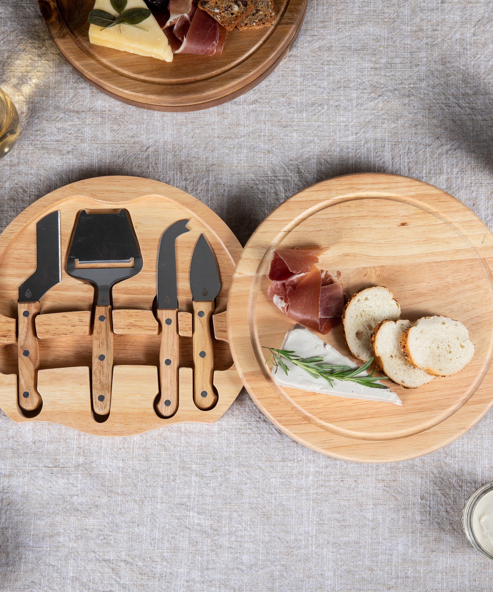Circo Cheese Cutting Board & Tools Set