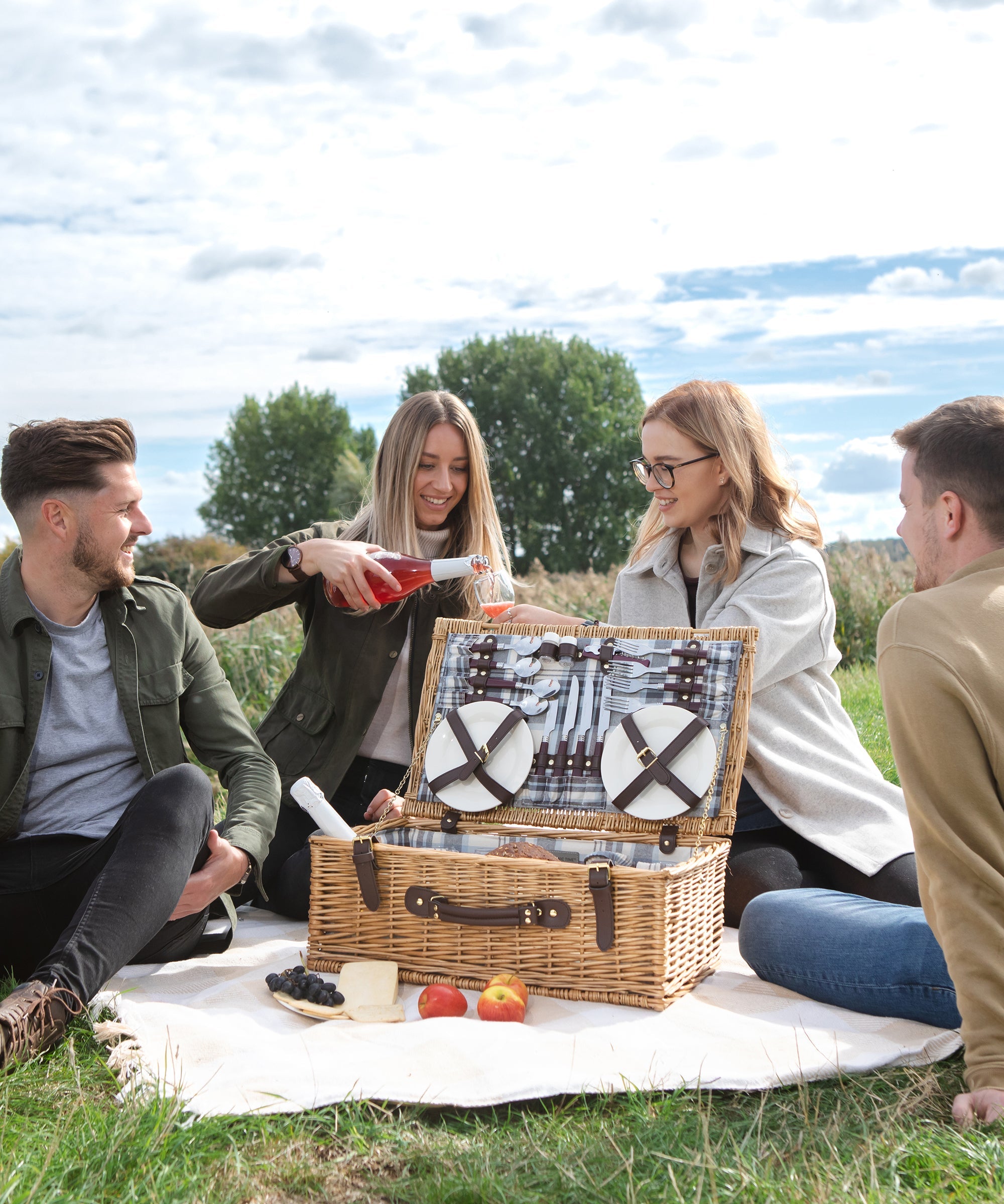 Newbury Picnic Basket