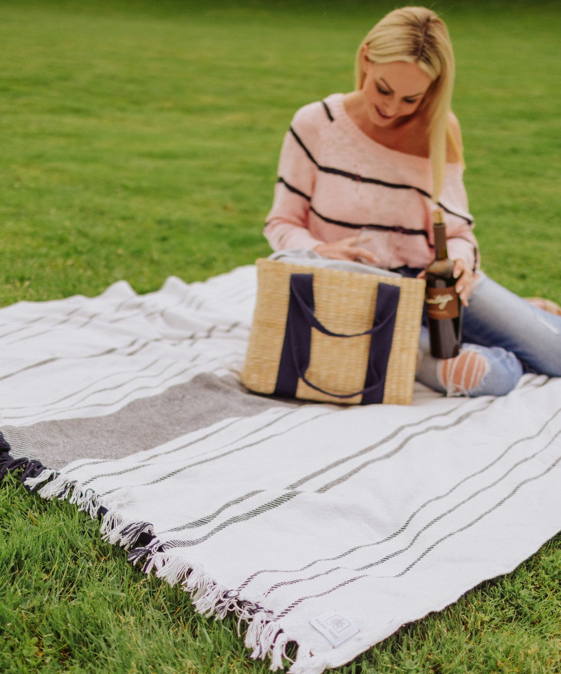 Montecito Picnic Blanket with Harness