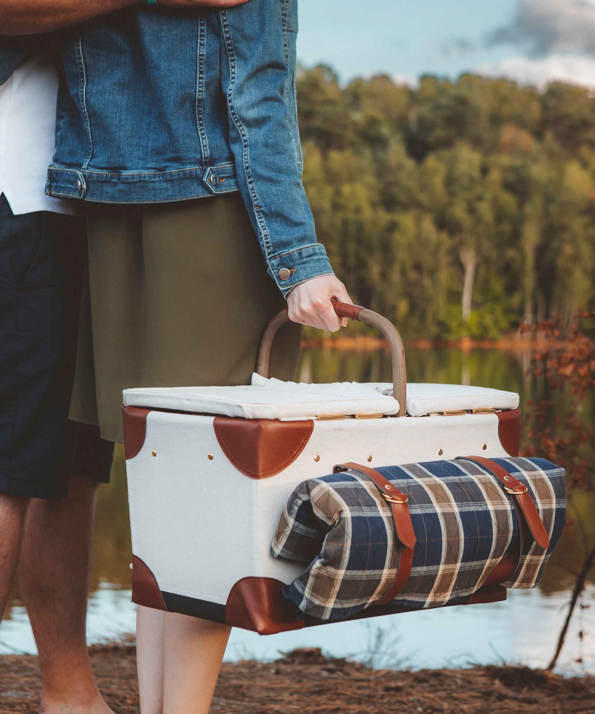 Pioneer Picnic Basket