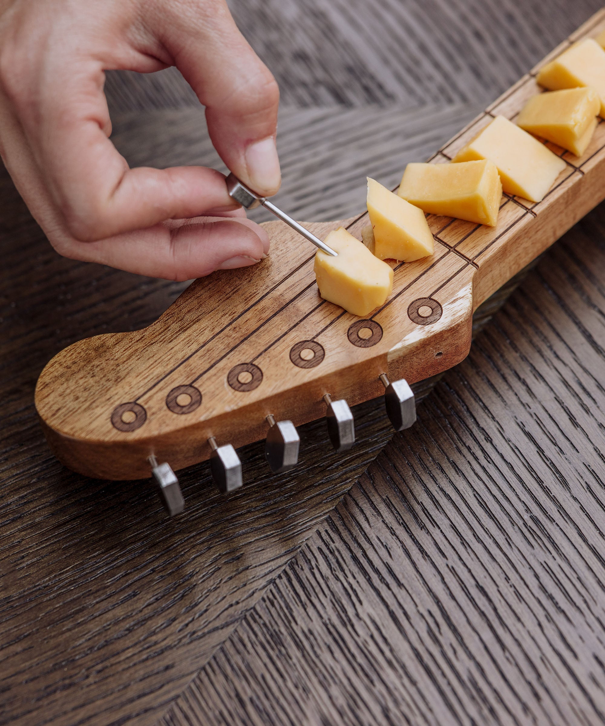 Guitar Legend Cheese Board & Tools Set