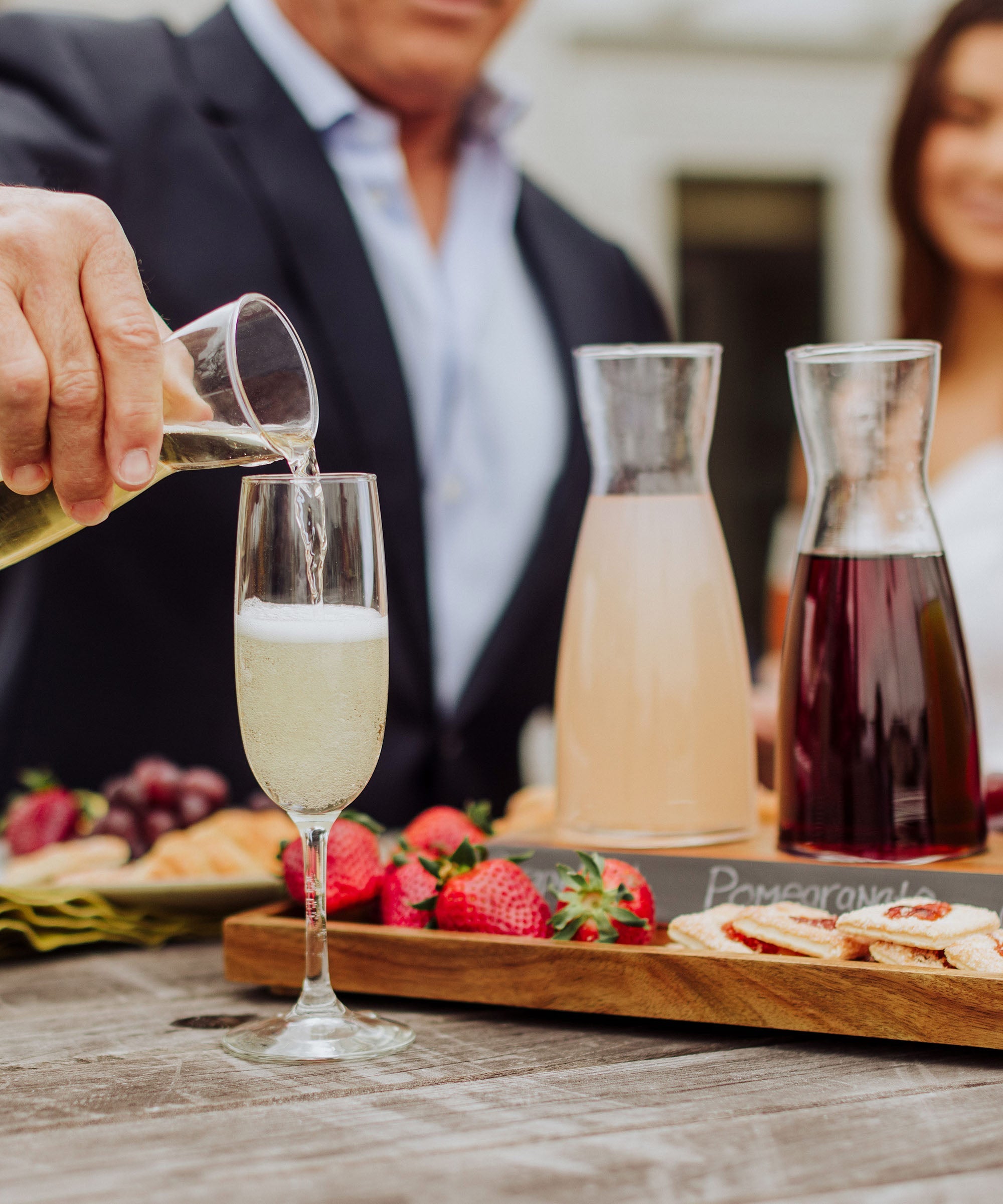 Cava Wine Tasting Kit with 4 Glass Carafes