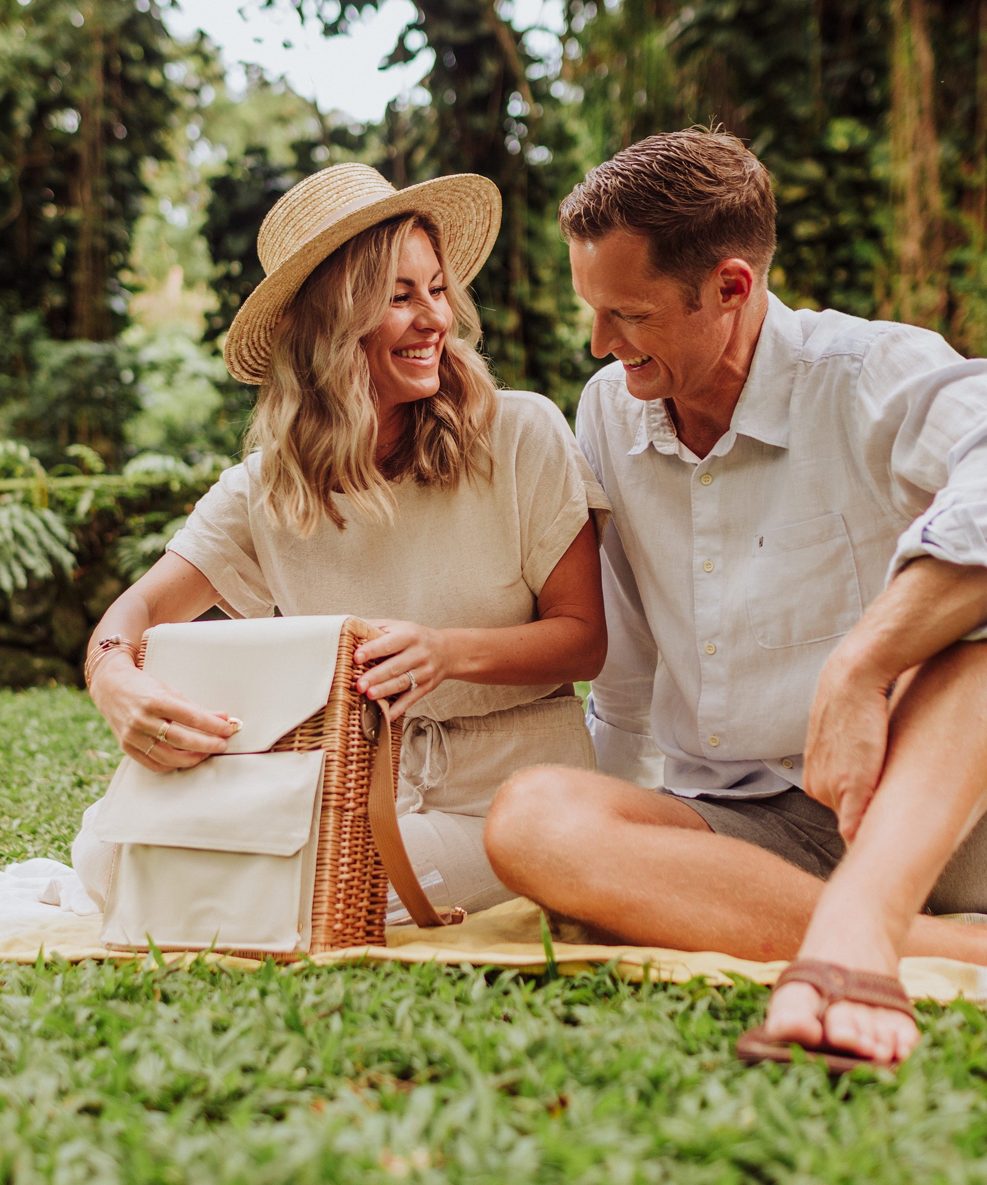 Corsica Wine & Cheese Picnic Basket