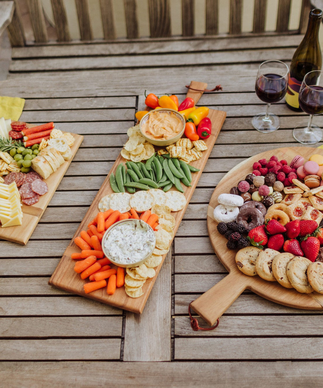Madera Round Charcuterie Board - 22.5" x 18"