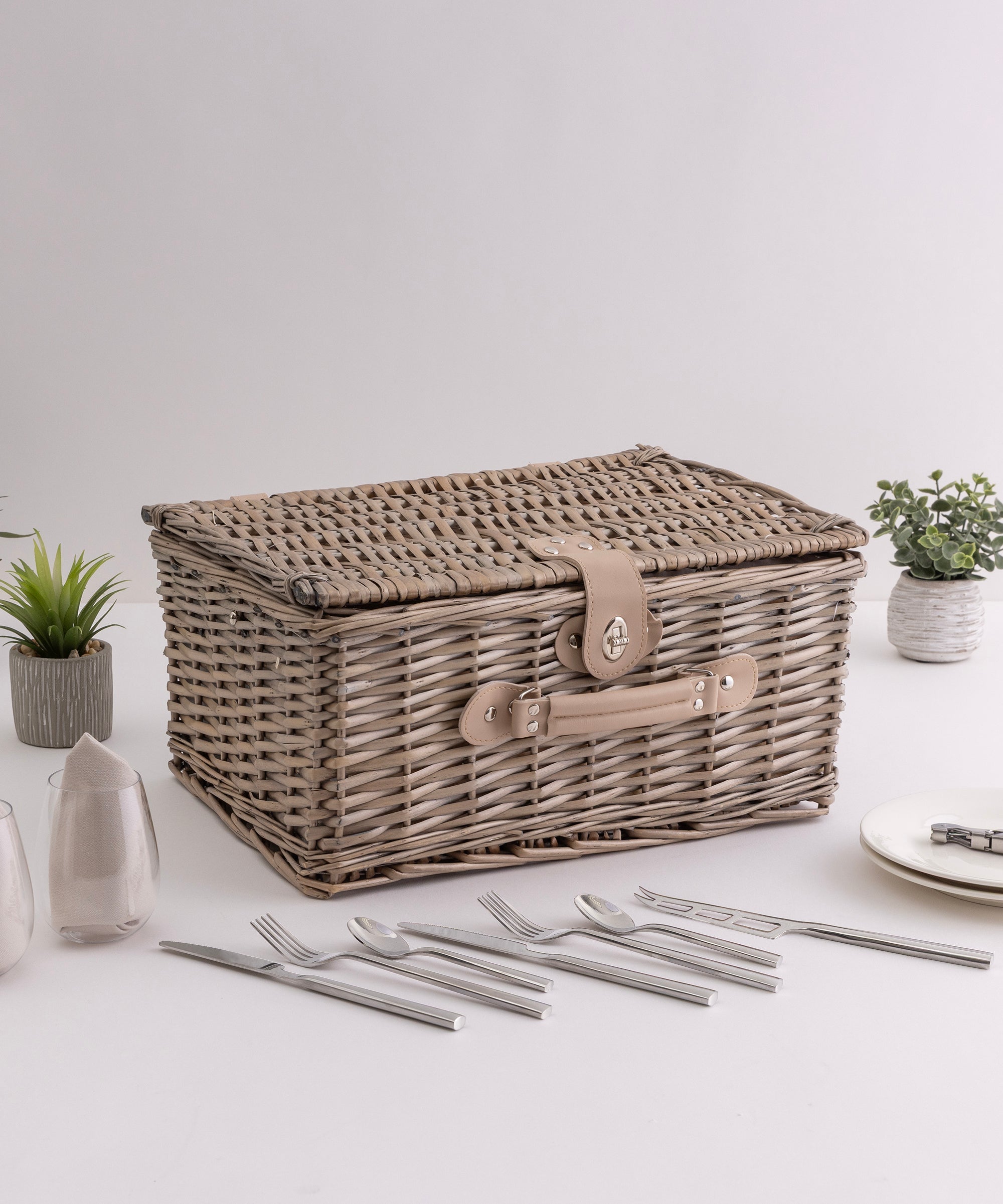 Classic Picnic Basket for 2