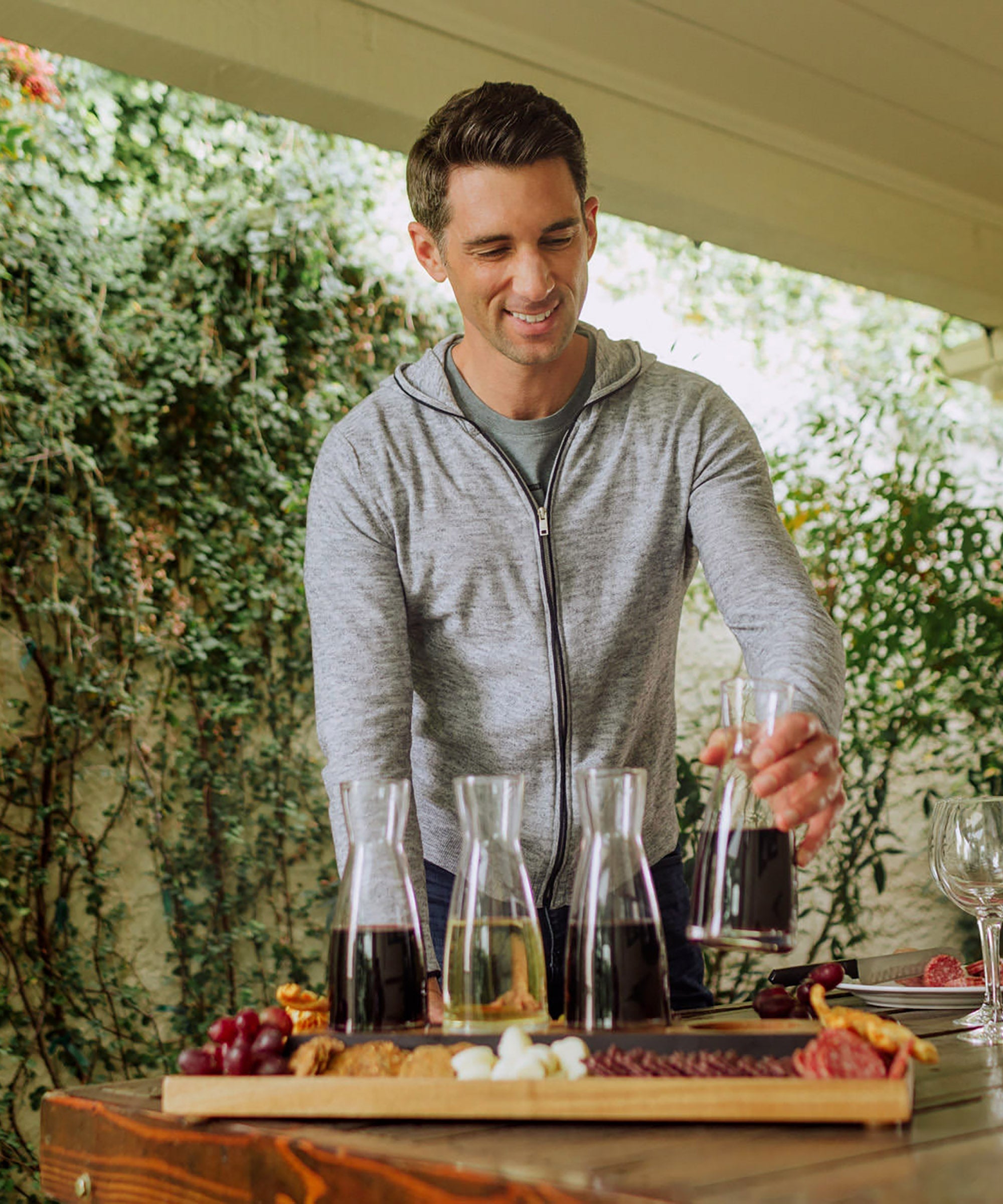 Cava Wine Tasting Kit with 4 Glass Carafes