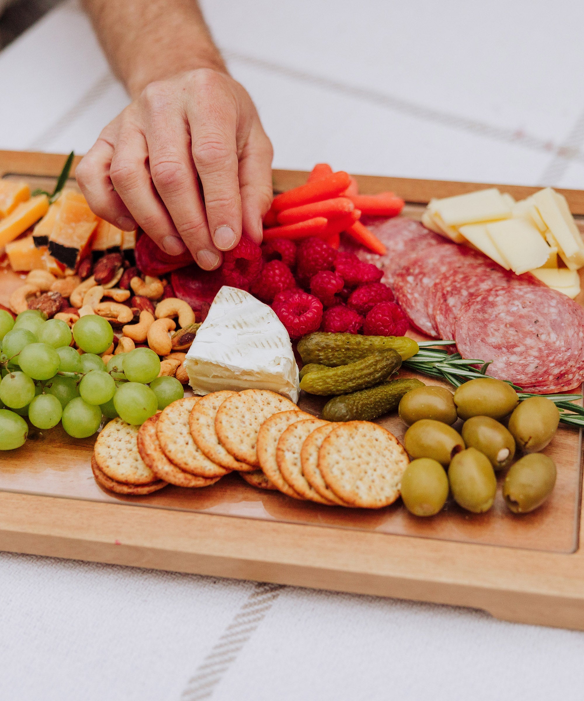 Ventana - Tempered Glass and Acacia Cheese Board and Knife Set