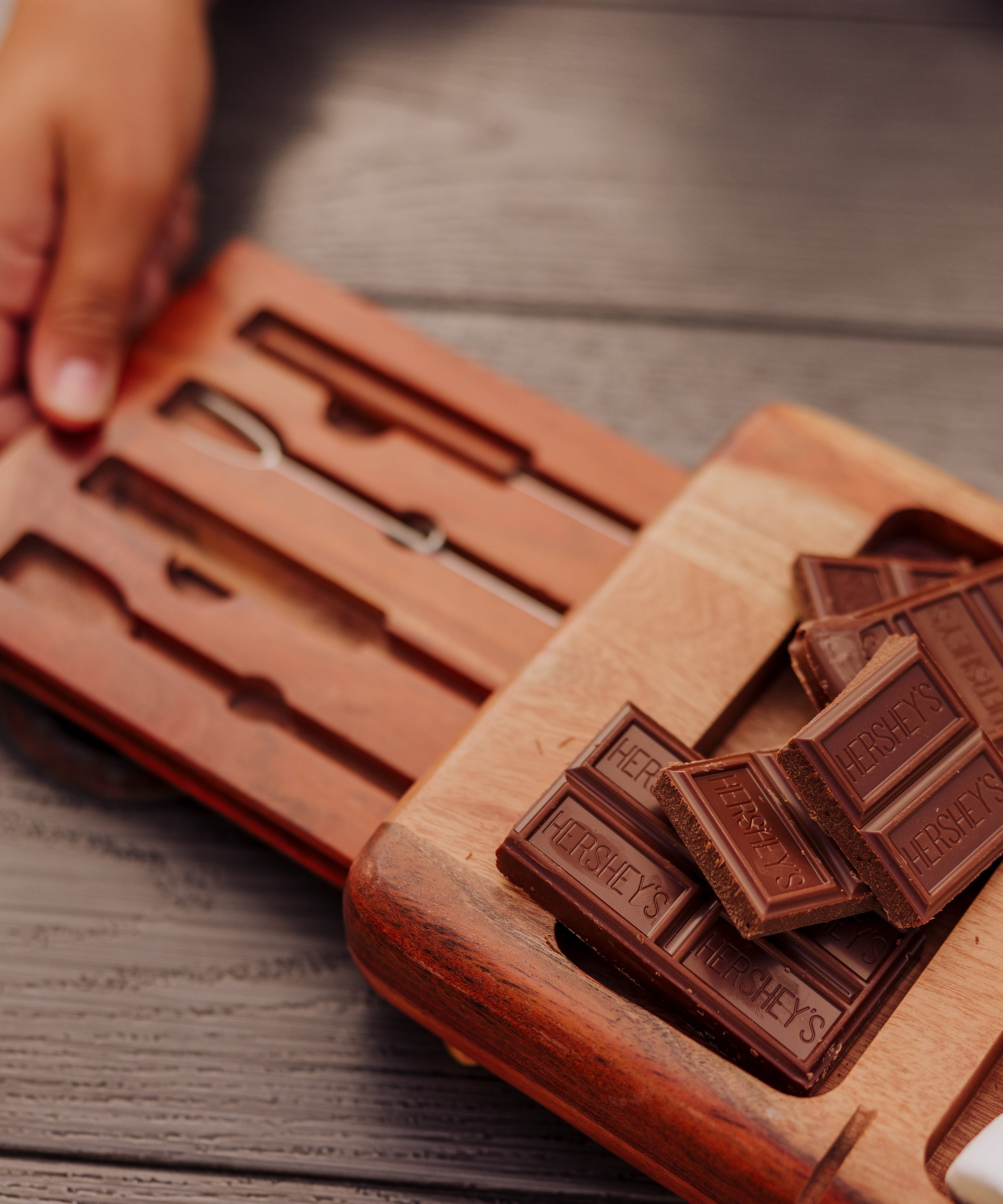 Dolce S'mores Kit with Tabletop Fire Pit