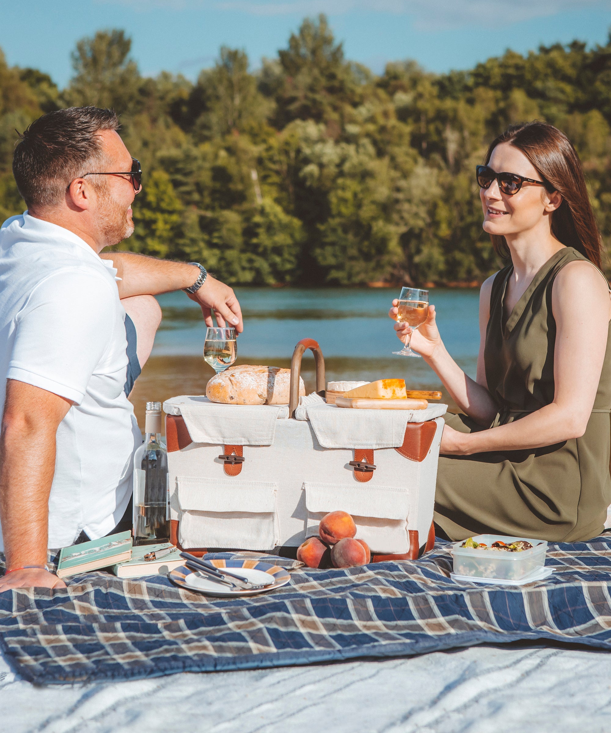 Pioneer Picnic Basket