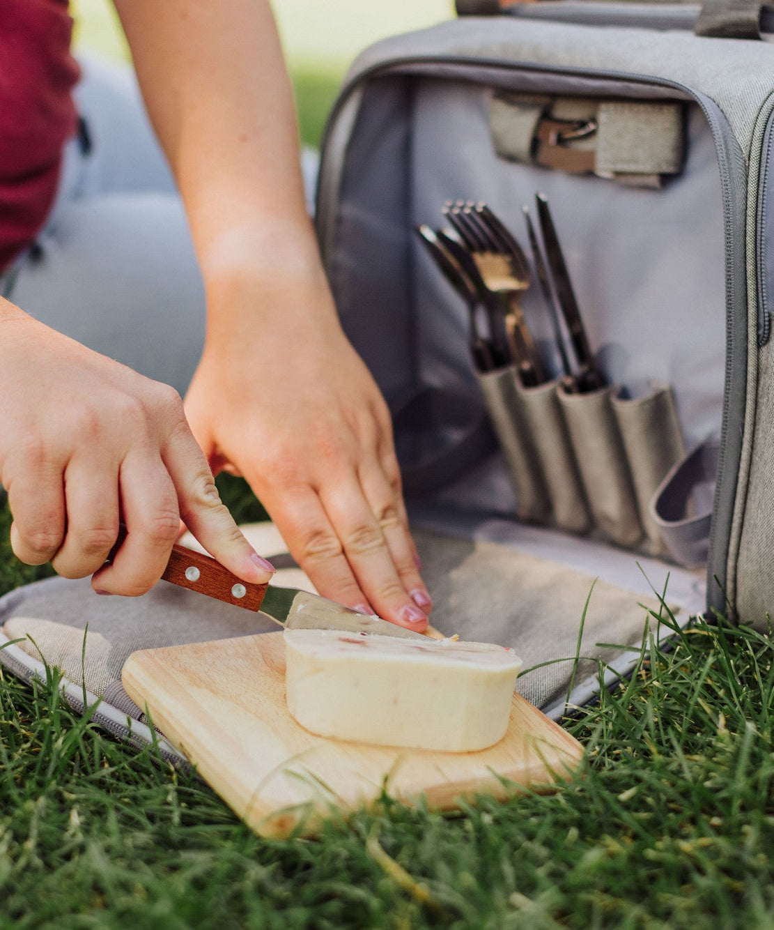 Malibu PT Frontier Edition Picnic Basket Cooler