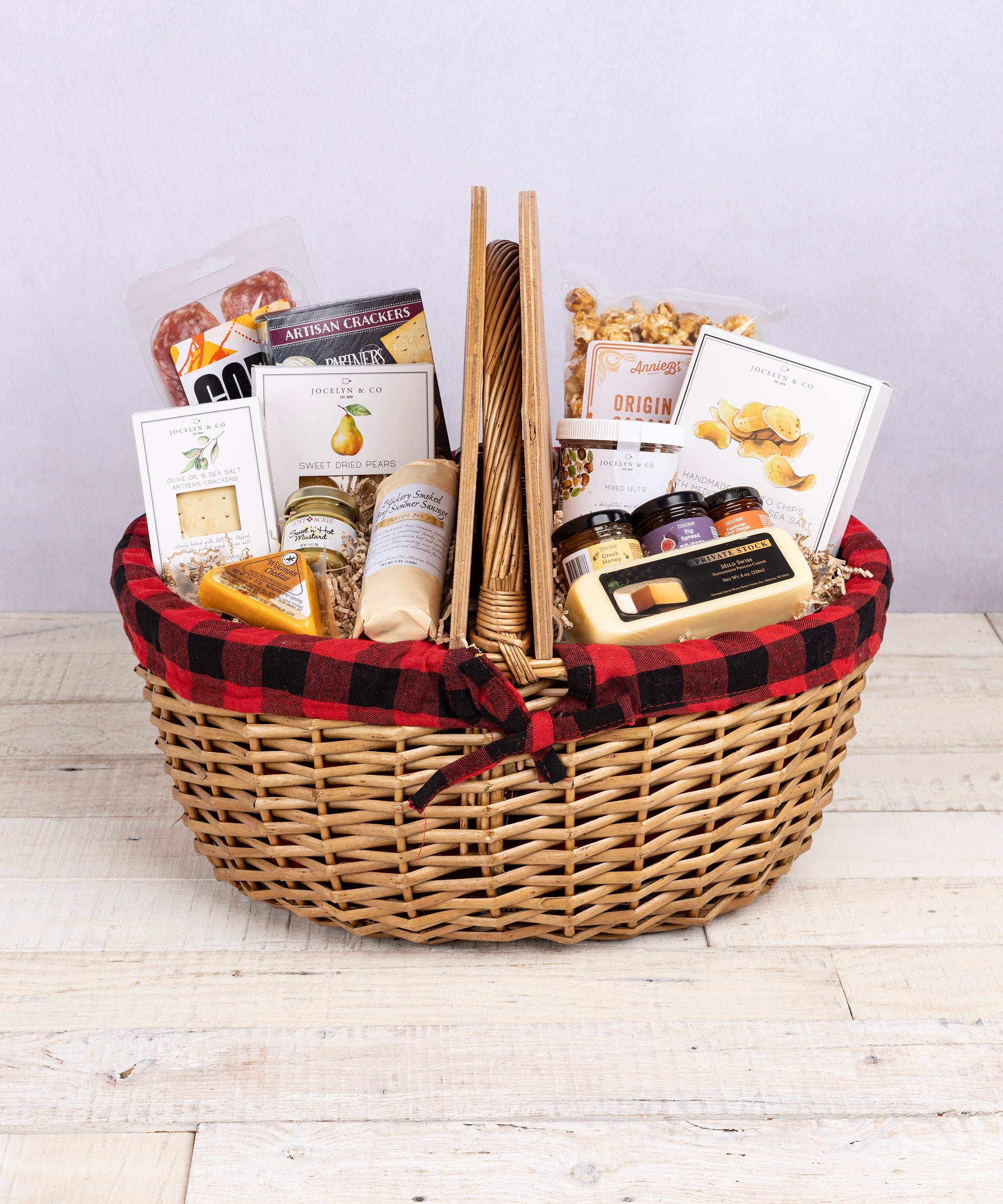 Country Basket with Gourmet Gift Pack