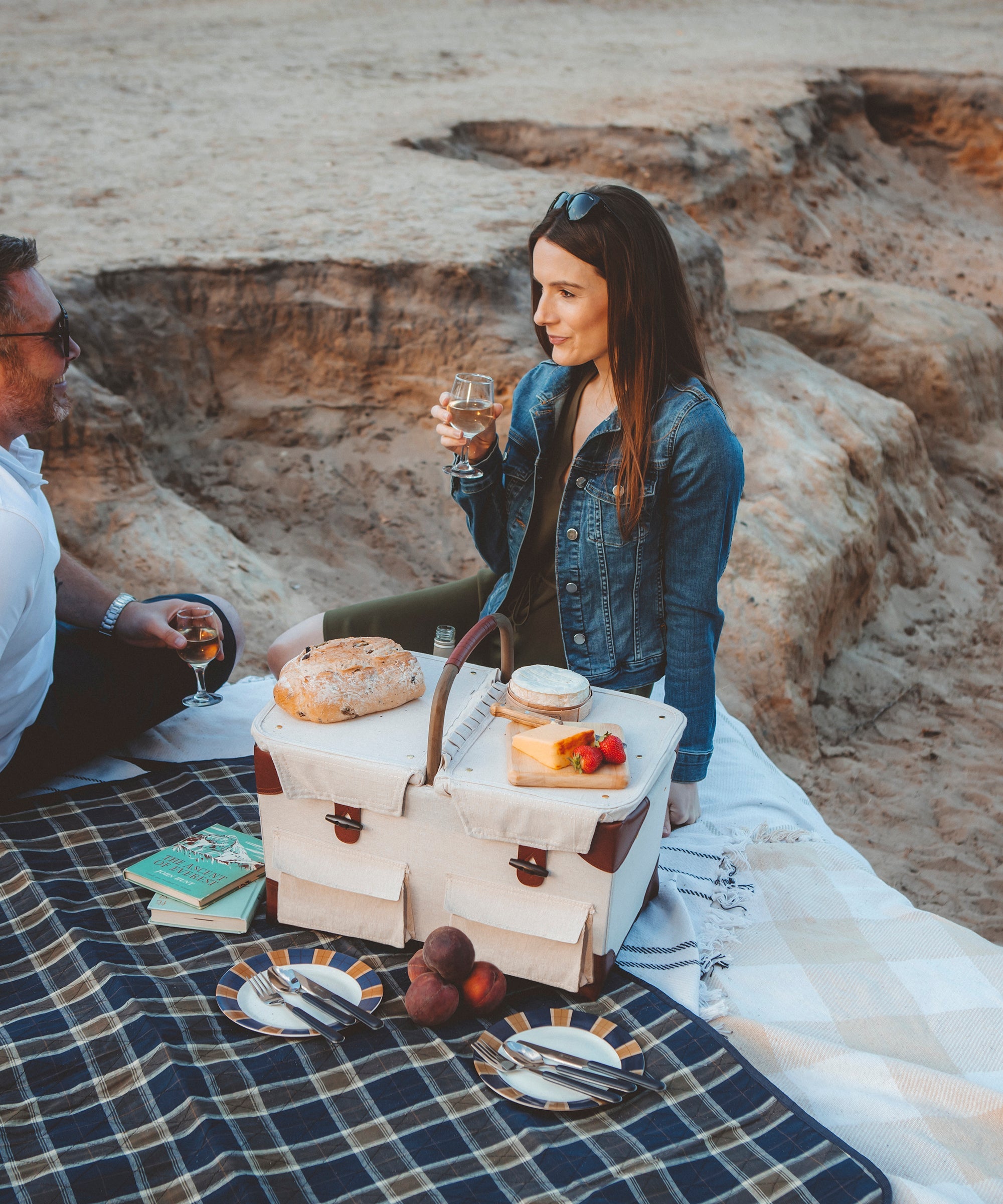 Pioneer Picnic Basket