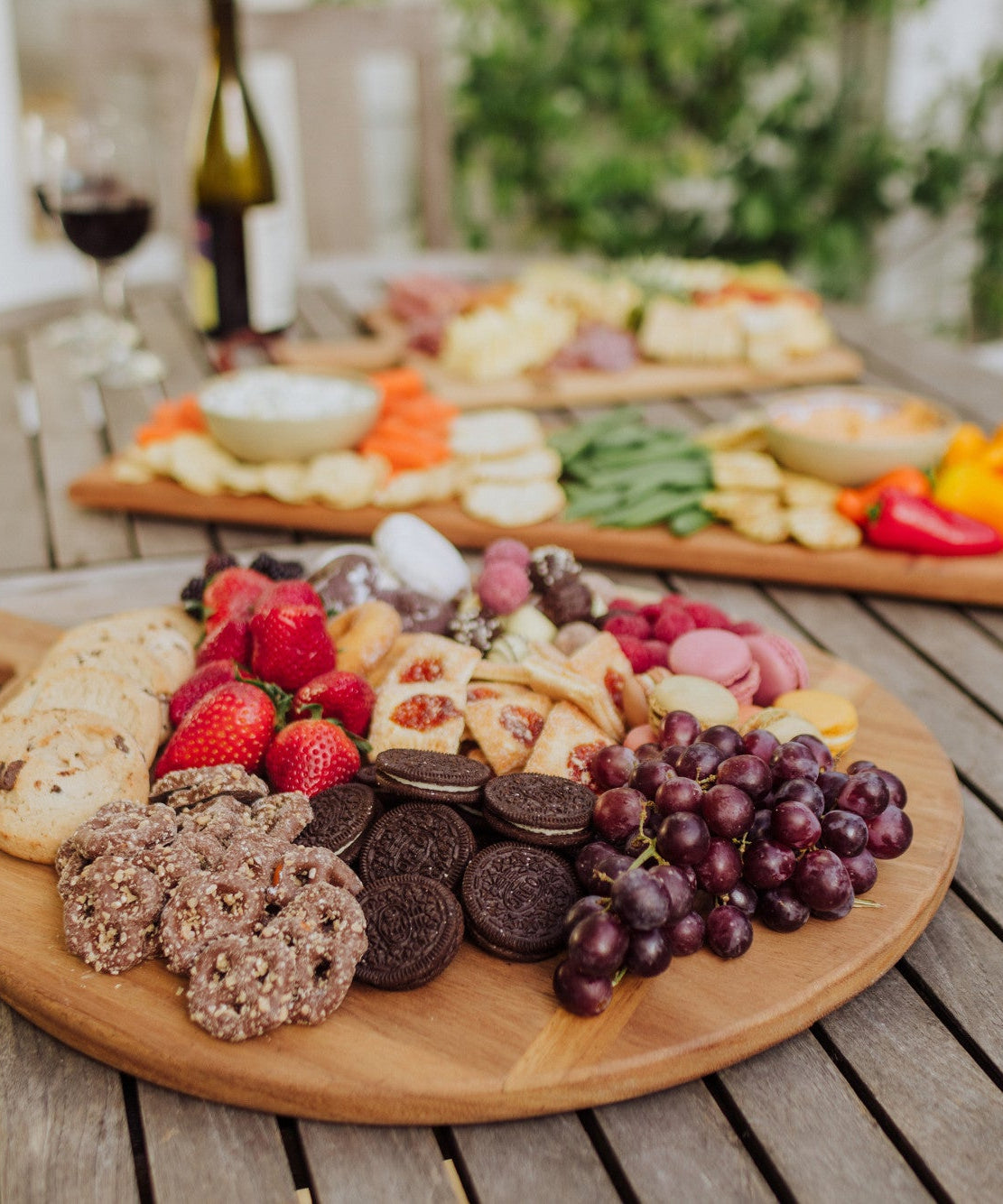 Madera Round Charcuterie Board - 22.5" x 18"