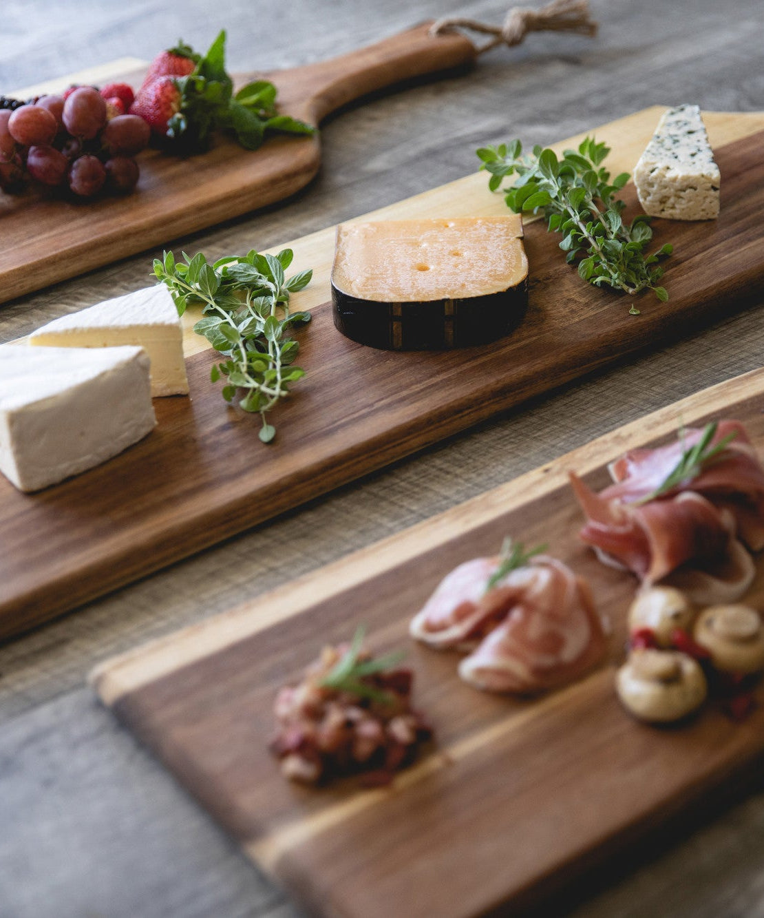 Artisan 18" Acacia Charcuterie Board